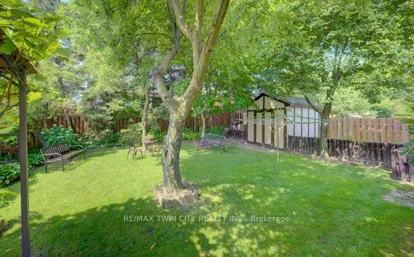 Photo 40 of 141 Hazelglen Drive, Kitchener, Victoria Hills — HOMEH