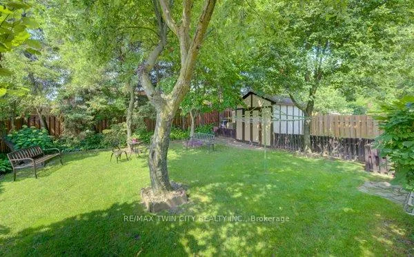 Photo 41 of 141 Hazelglen Drive, Kitchener, Victoria Hills — HOMEH