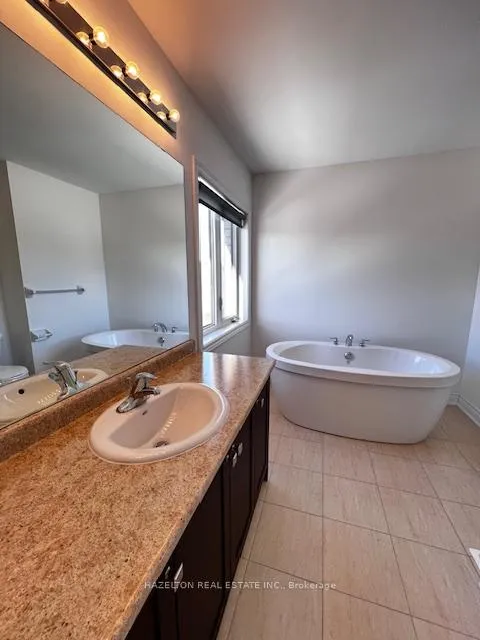 Photo 15 of 36 Steamboat Way, Whitby, Port Whitby — HOMEH