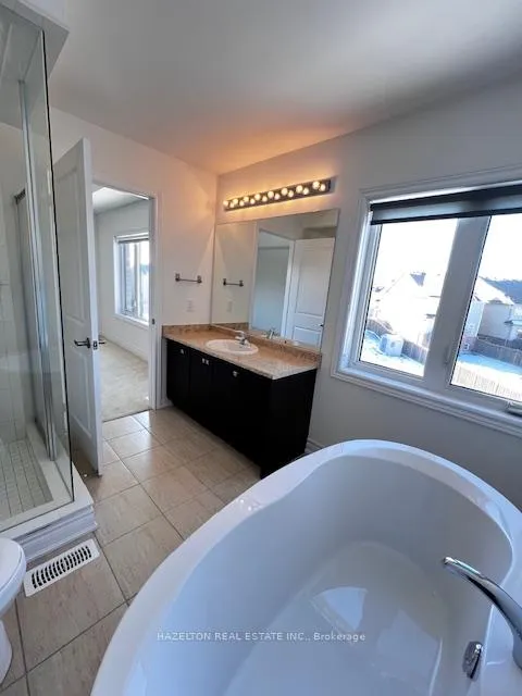 Photo 18 of 36 Steamboat Way, Whitby, Port Whitby — HOMEH