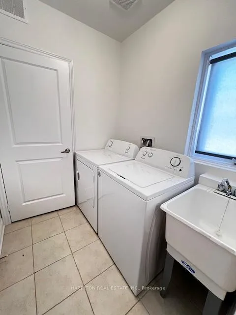 Photo 24 of 36 Steamboat Way, Whitby, Port Whitby — HOMEH