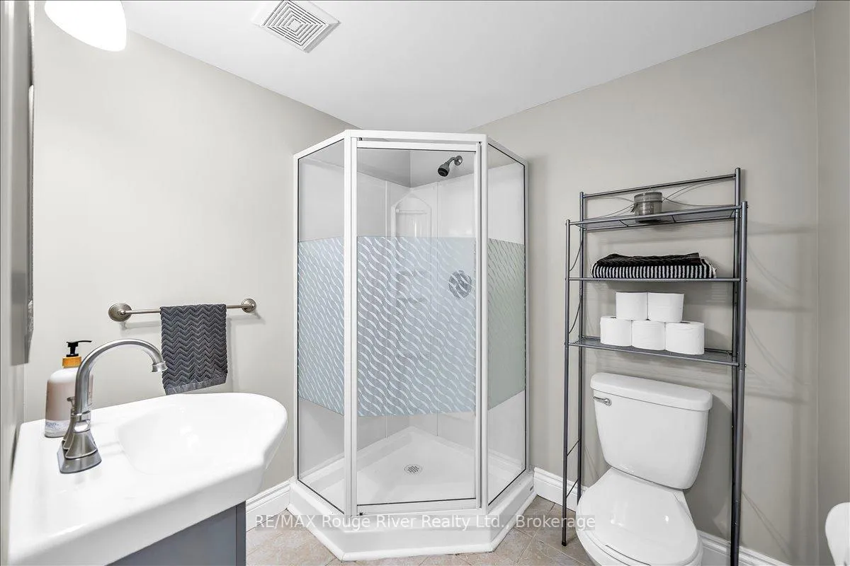 Photo 30 of 1441 Wecker Drive, Oshawa, Lakeview — HOMEH