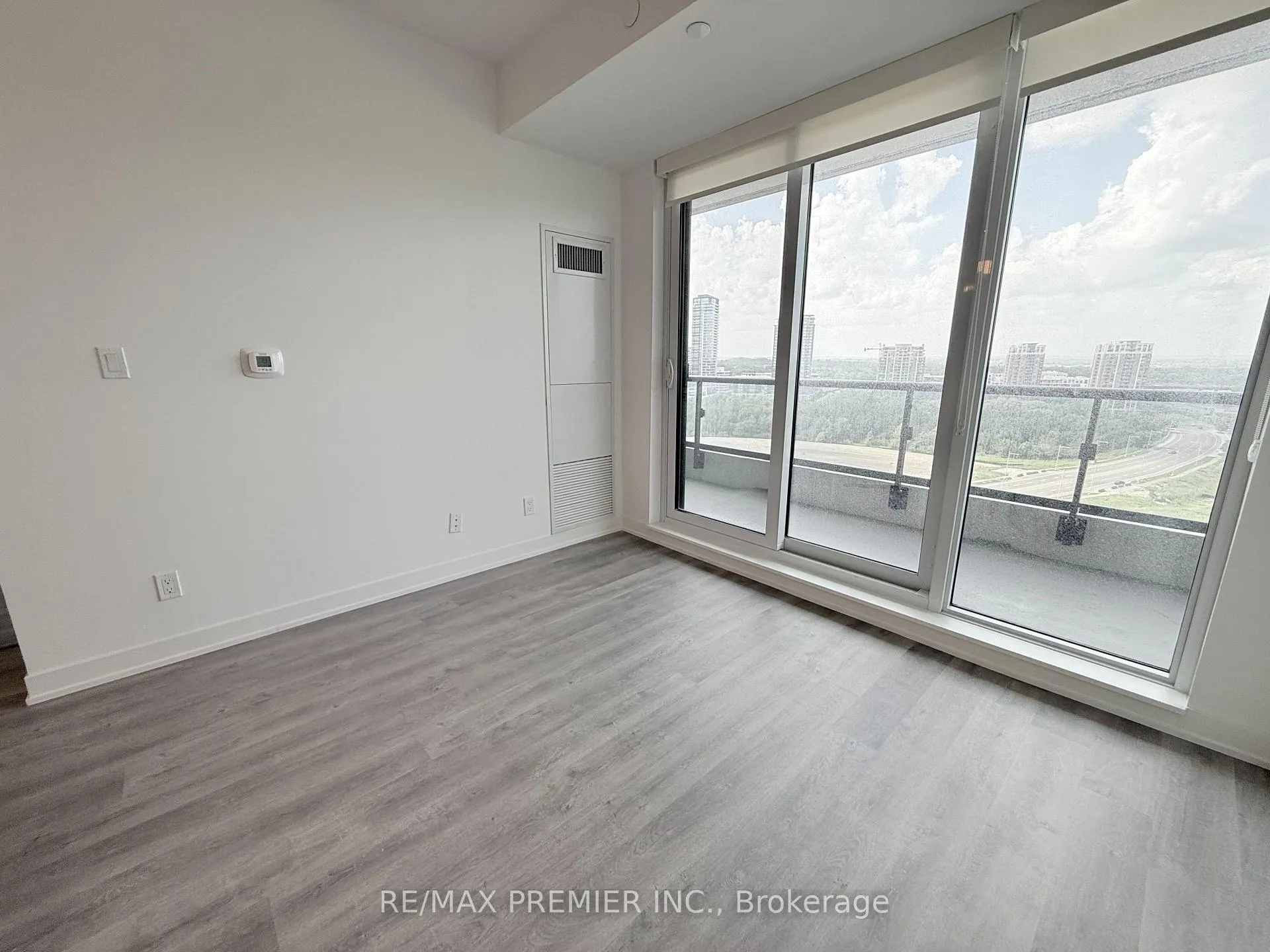 Photo 10 of Unit 1509, 292 Verdale Crossing, Markham, Unionville — HOMEH