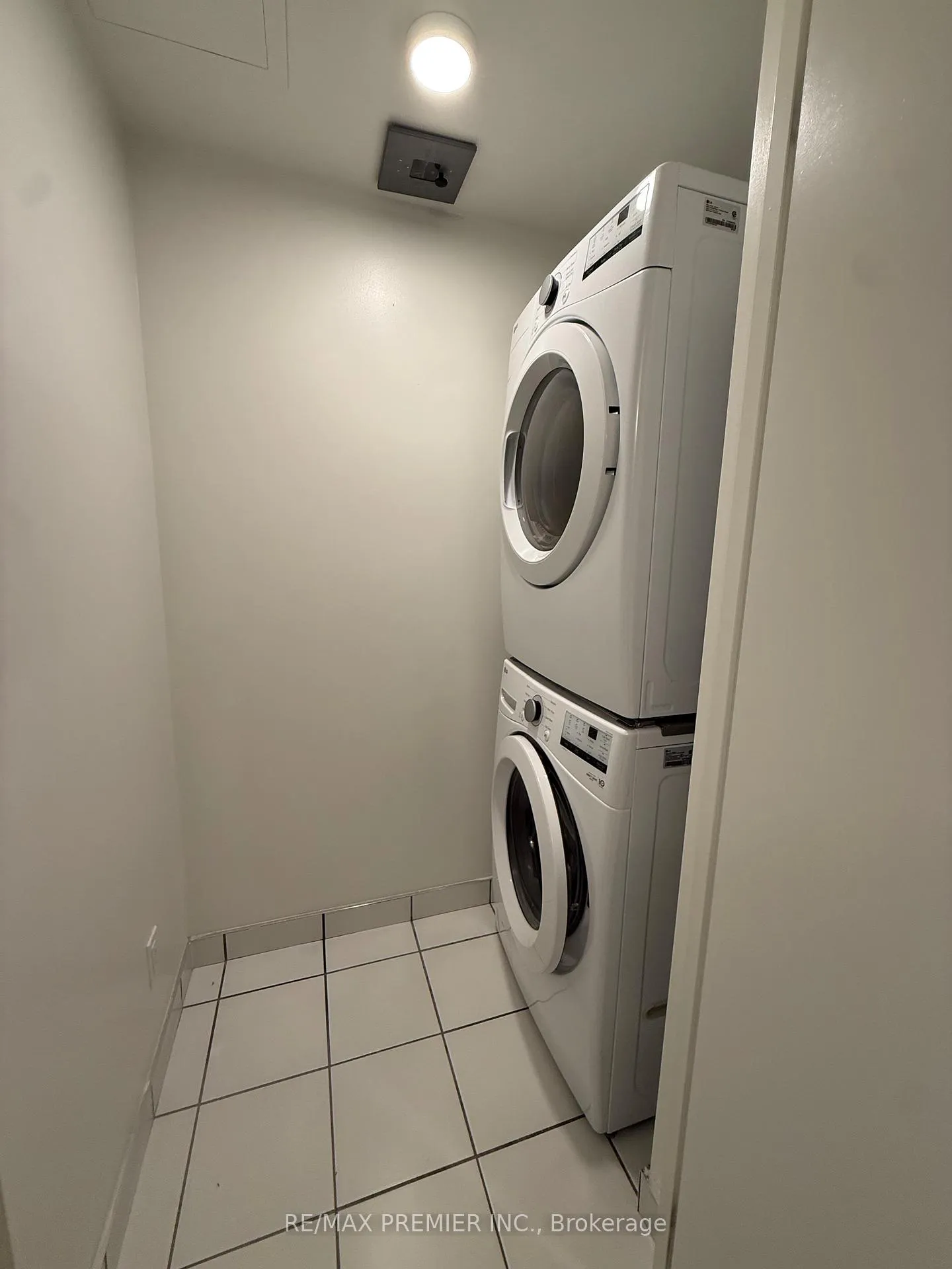Photo 15 of Unit 1509, 292 Verdale Crossing, Markham, Unionville — HOMEH
