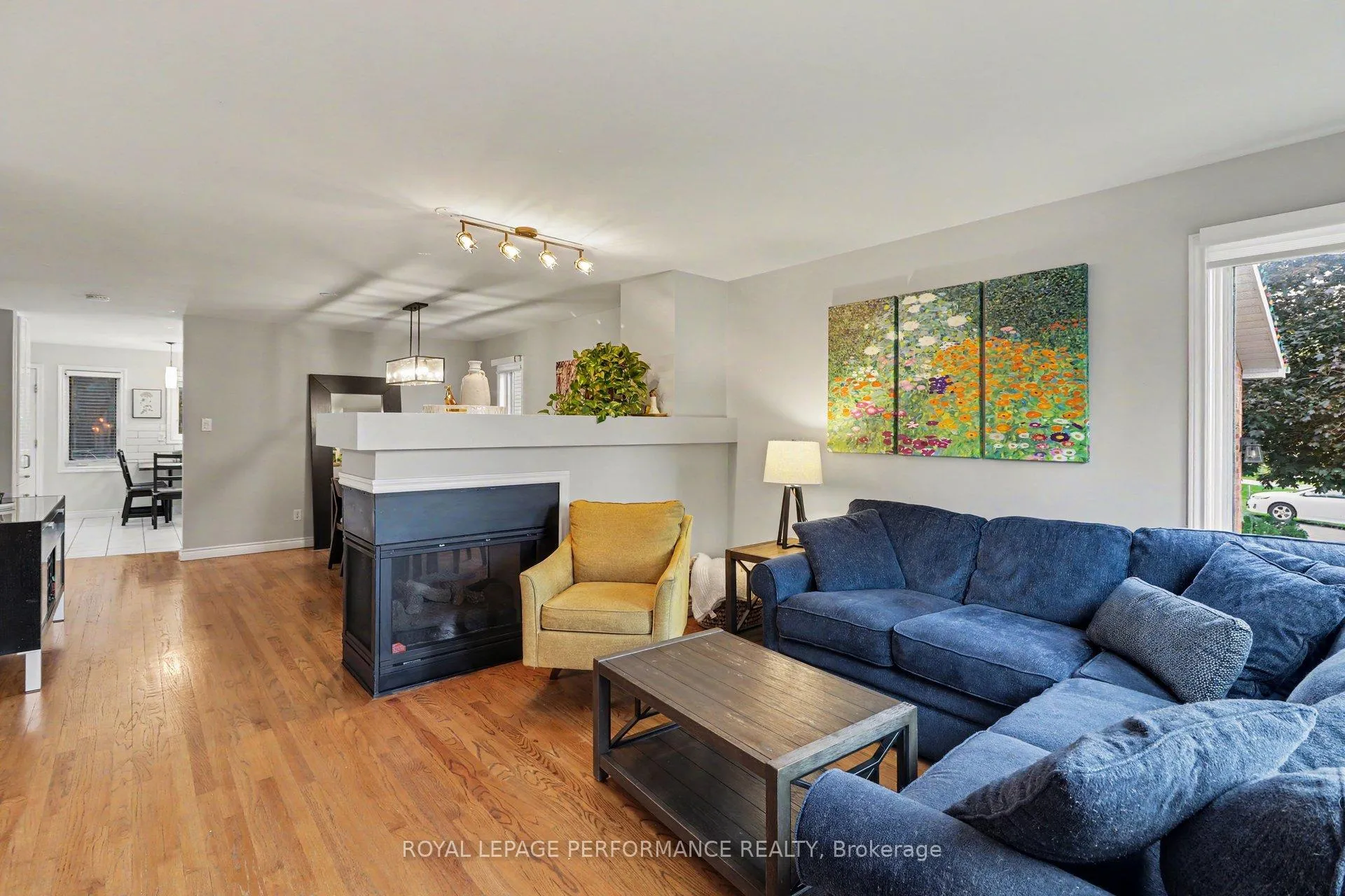 Photo 5 of 1444 Charlebois Avenue, Ottawa, Bilberry Creek/Queenswood Heights — HOMEH