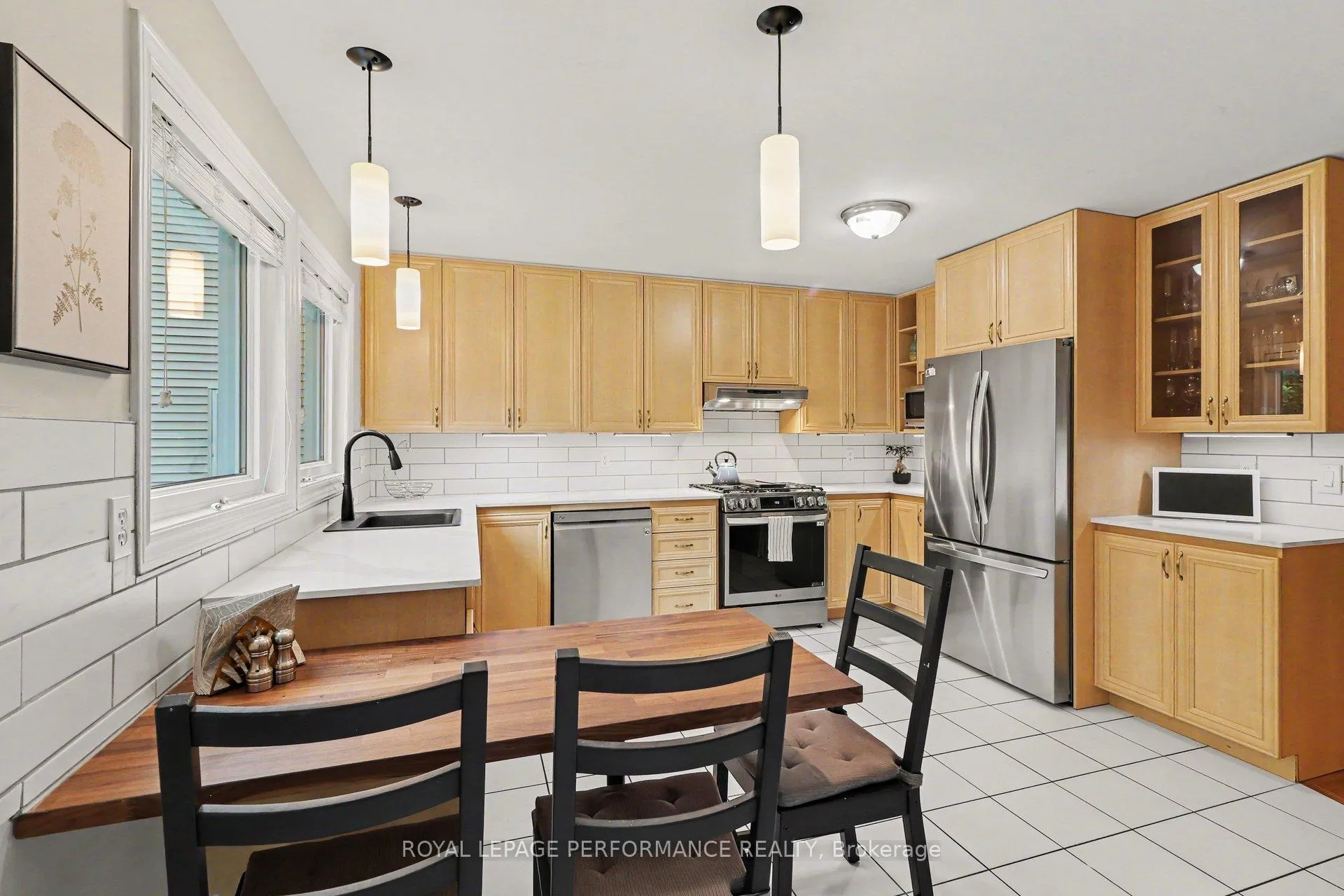 Photo 9 of 1444 Charlebois Avenue, Ottawa, Bilberry Creek/Queenswood Heights — HOMEH
