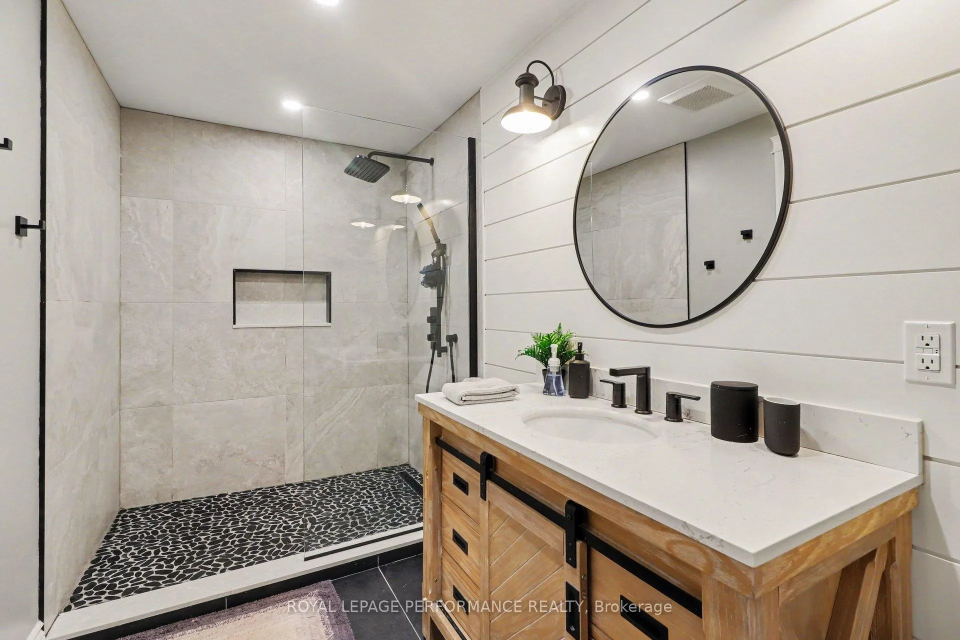 Photo 31 of 1444 Charlebois Avenue, Ottawa, Bilberry Creek/Queenswood Heights — HOMEH
