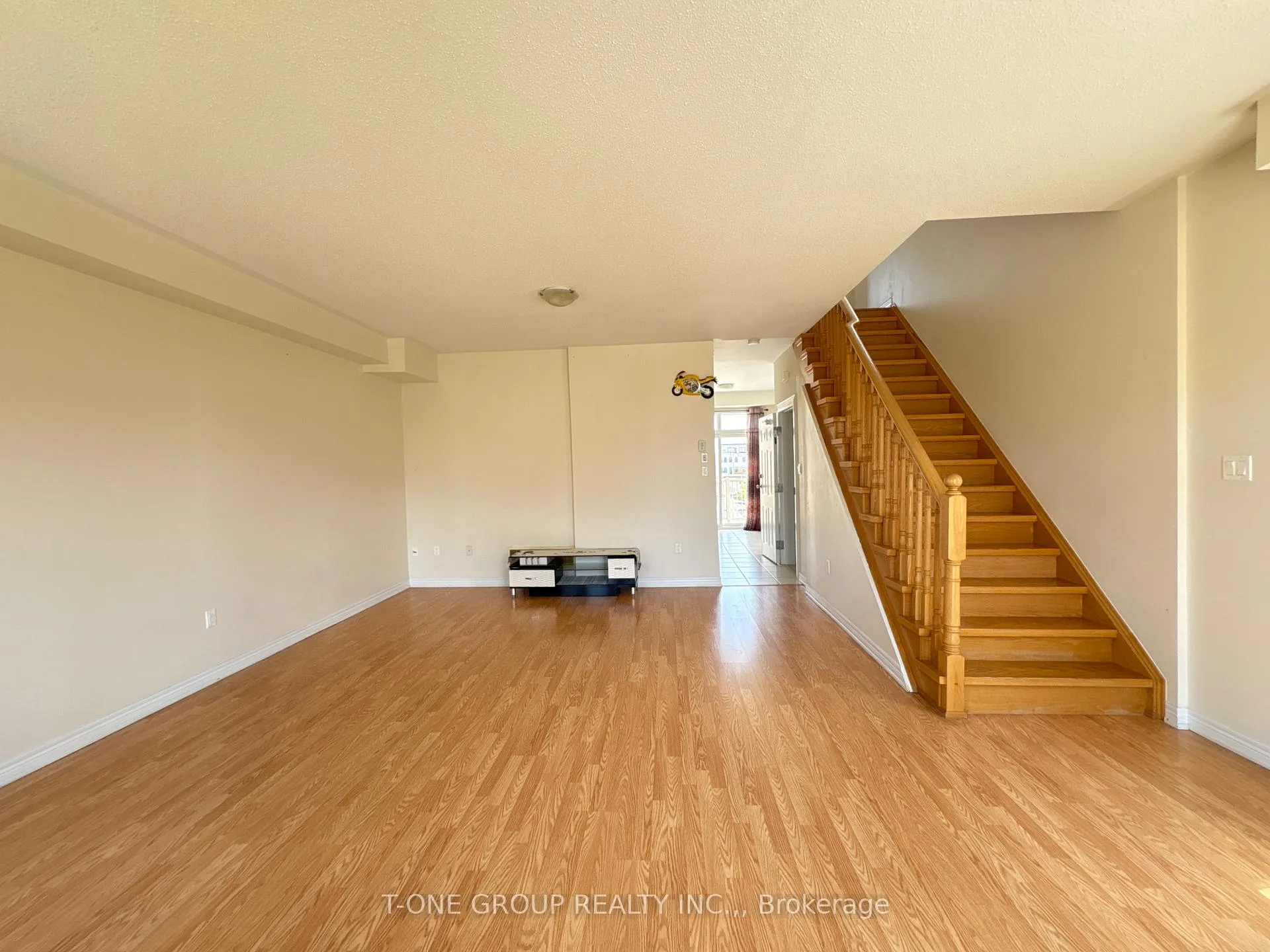 Photo 10 of 14 Petly Lane, Markham, Milliken Mills East — HOMEH