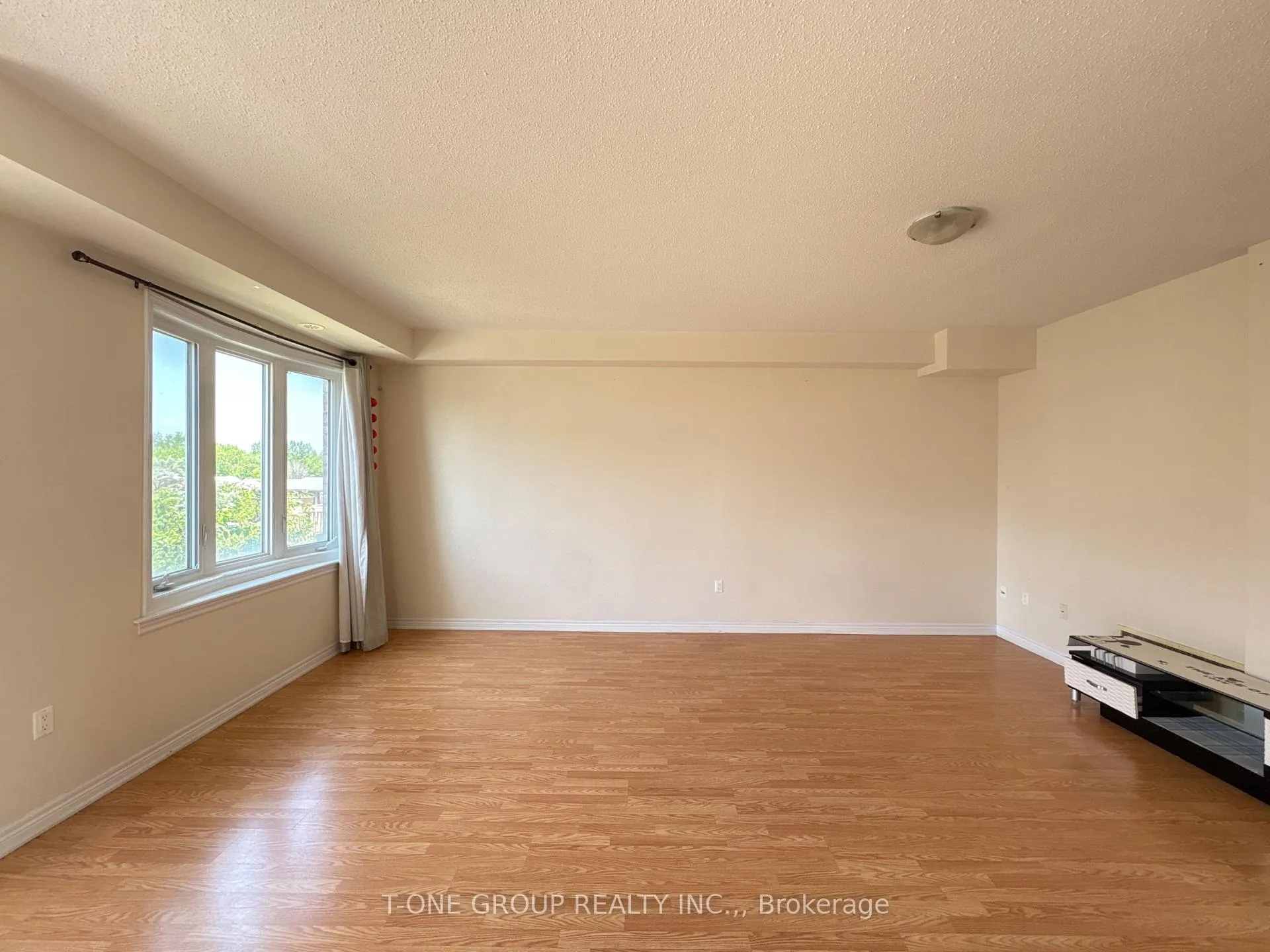 Photo 11 of 14 Petly Lane, Markham, Milliken Mills East — HOMEH