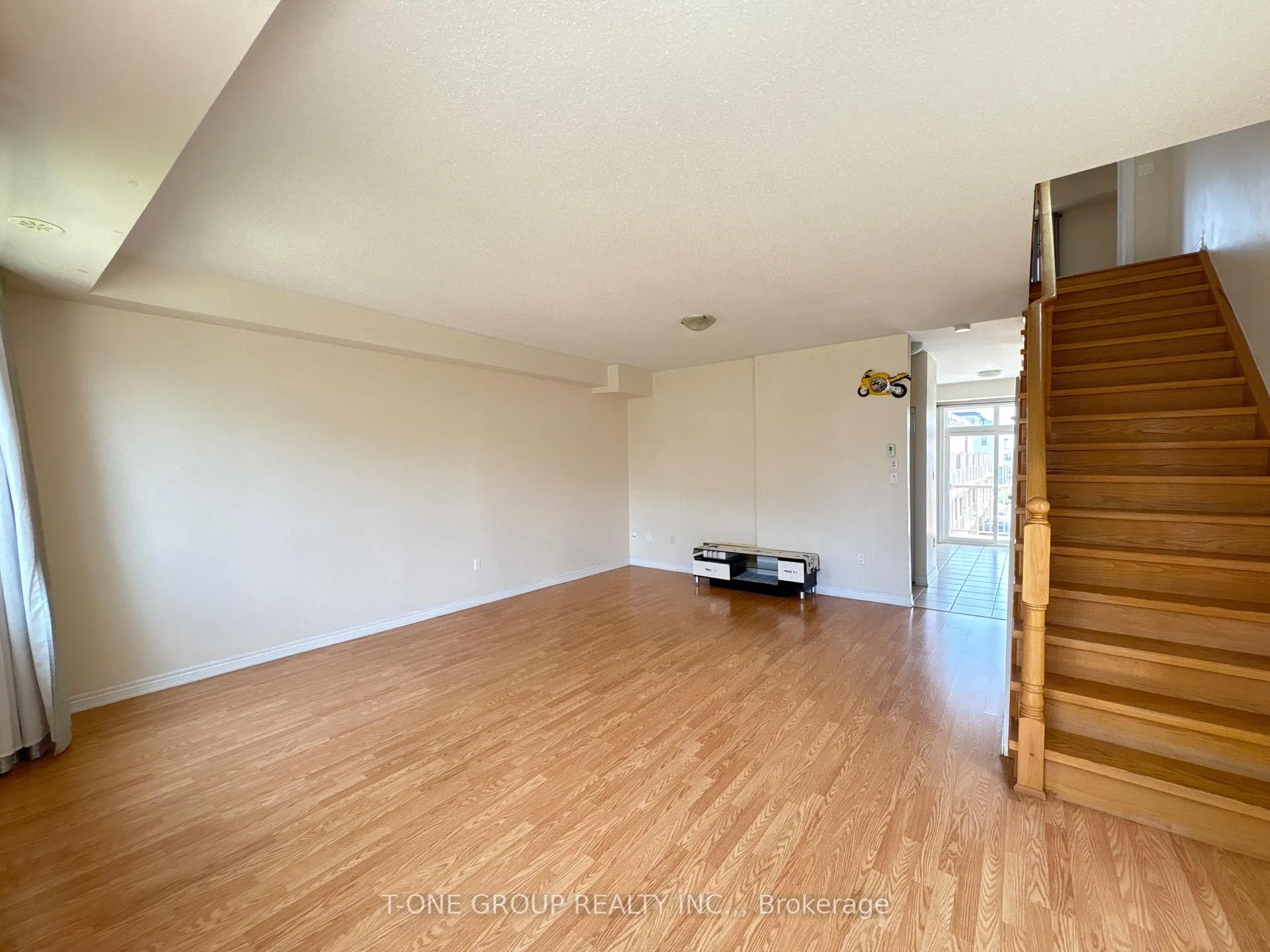 Photo 12 of 14 Petly Lane, Markham, Milliken Mills East — HOMEH