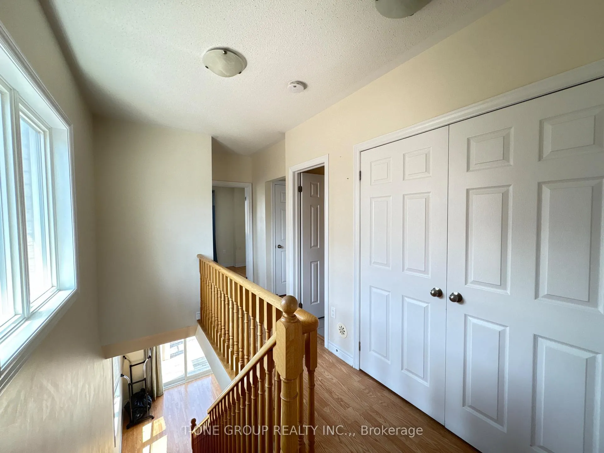 Photo 16 of 14 Petly Lane, Markham, Milliken Mills East — HOMEH