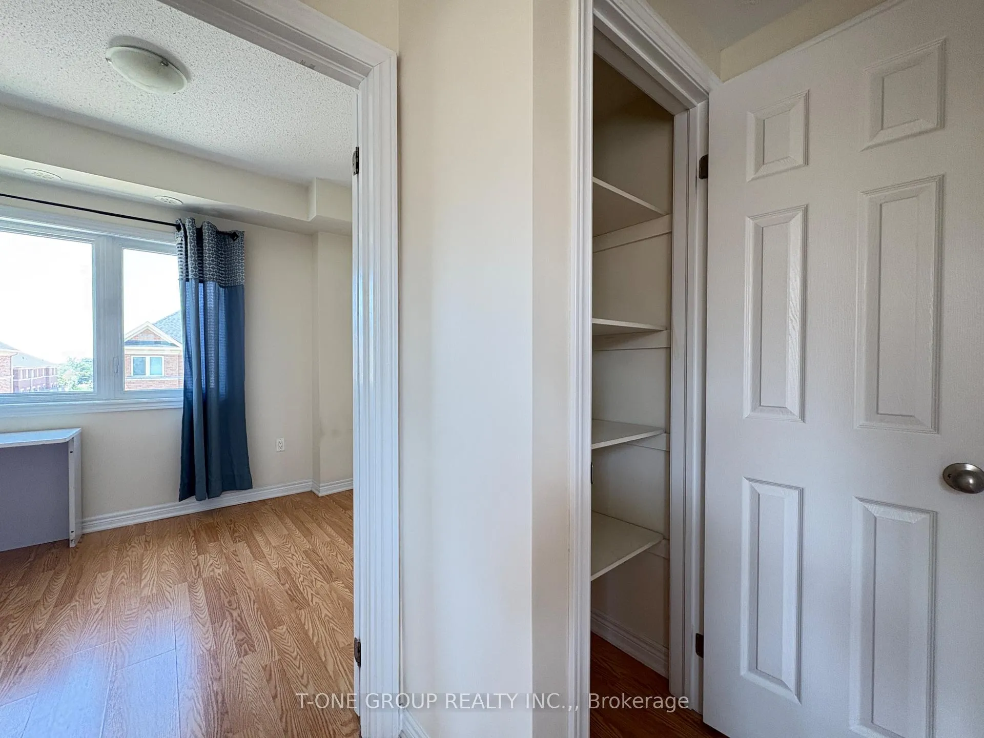Photo 17 of 14 Petly Lane, Markham, Milliken Mills East — HOMEH