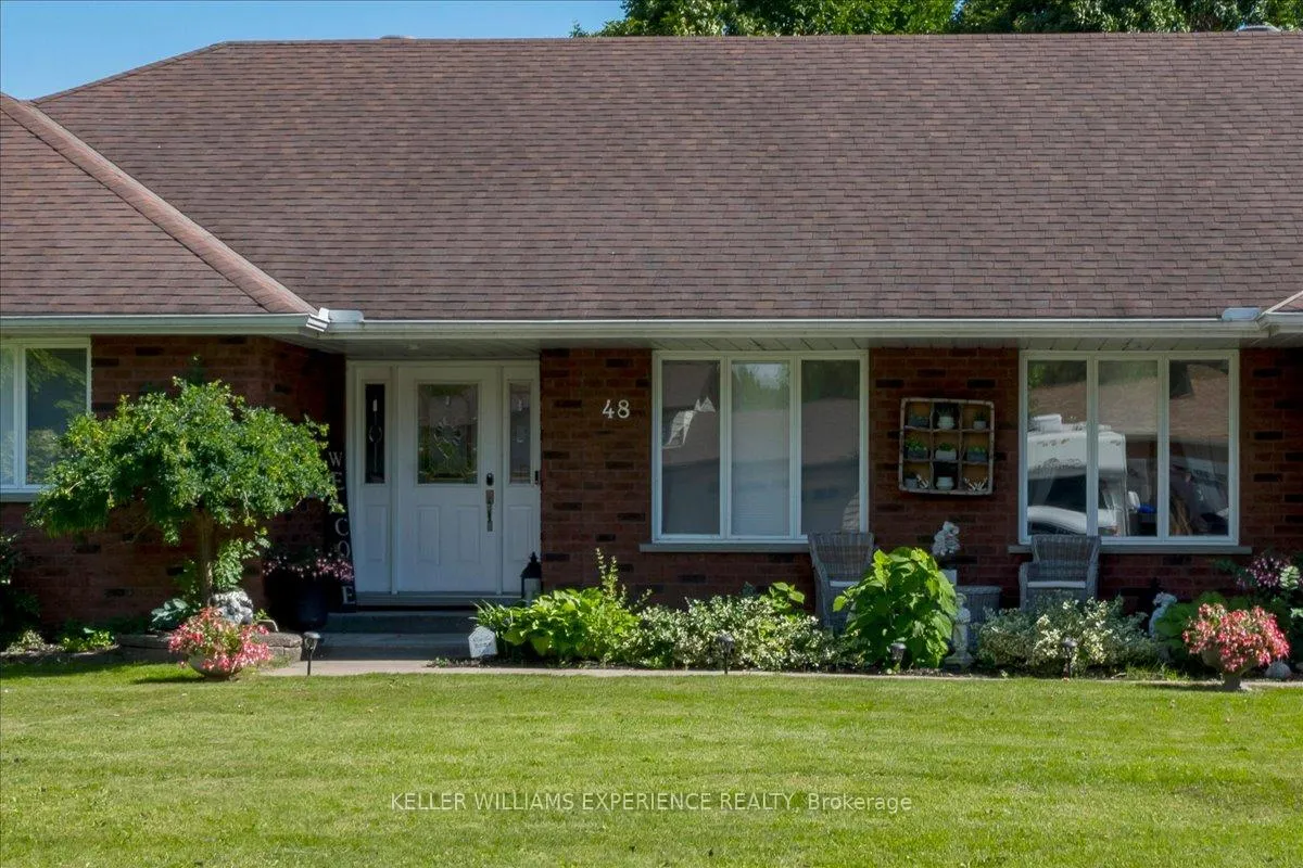 Photo 4 of 48 Brule Street, Penetanguishene — HOMEH