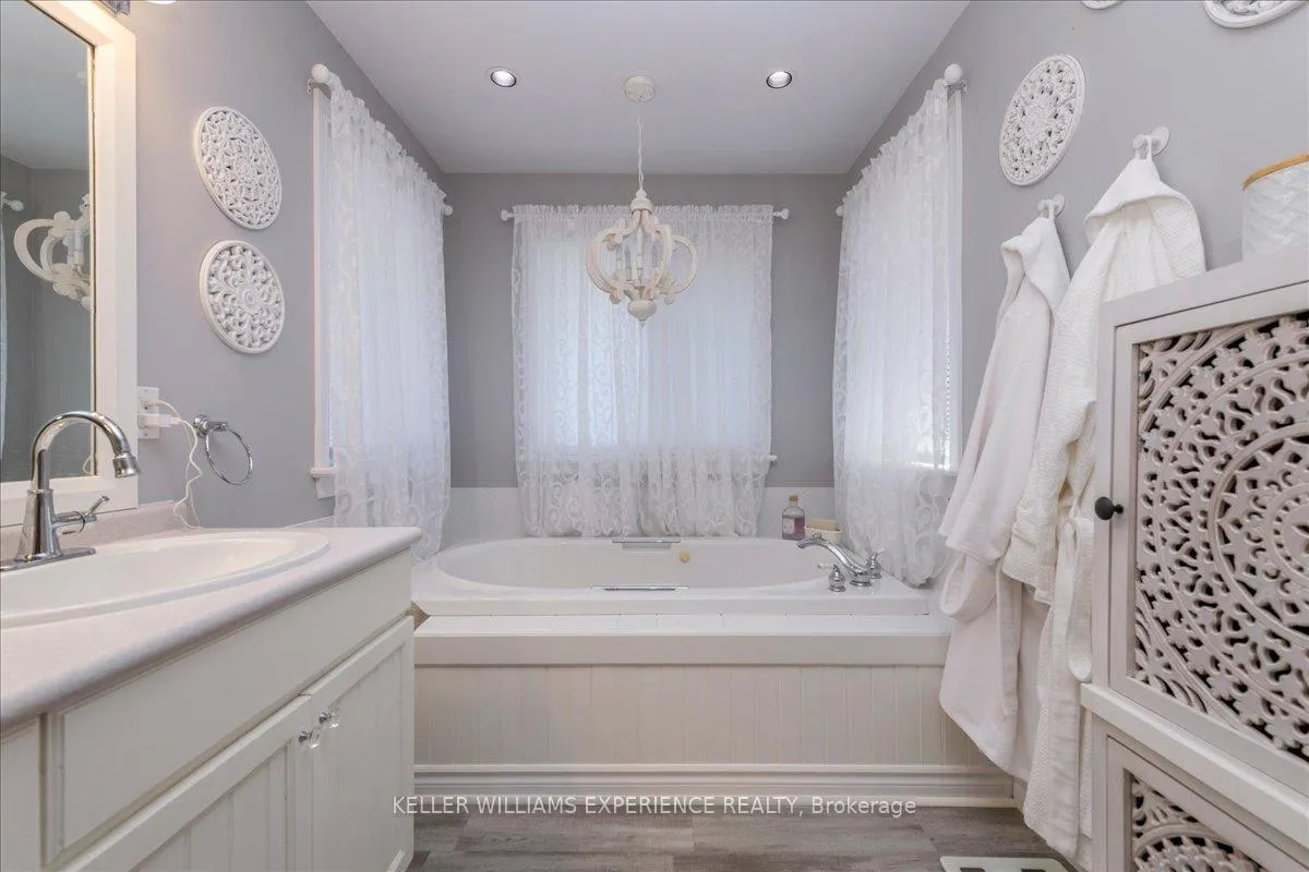 Photo 21 of 48 Brule Street, Penetanguishene — HOMEH