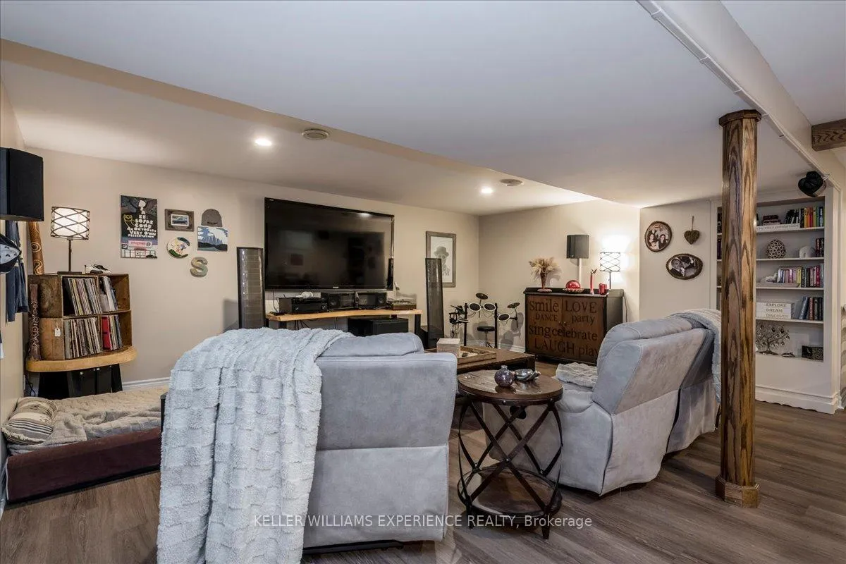 Photo 36 of 48 Brule Street, Penetanguishene — HOMEH