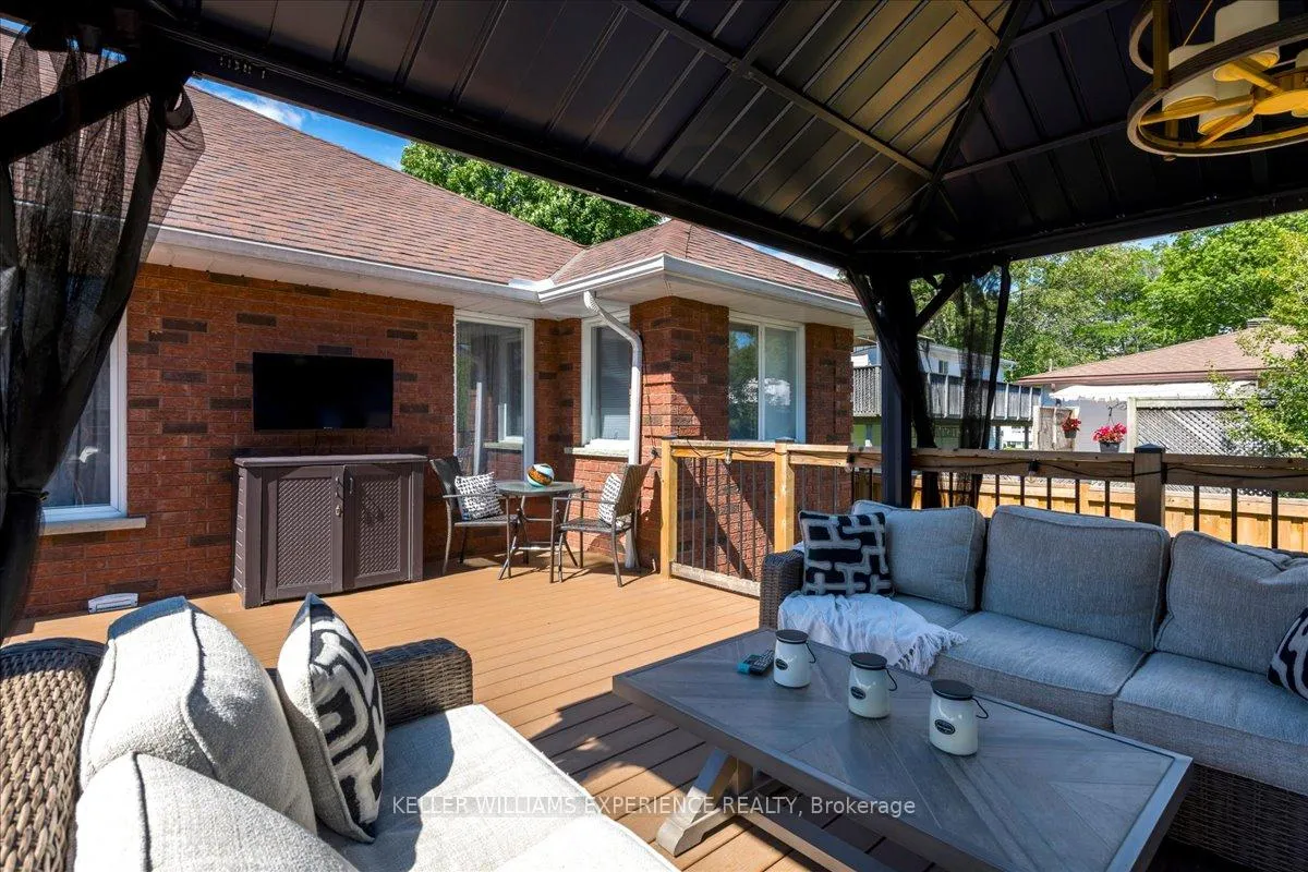 Photo 40 of 48 Brule Street, Penetanguishene — HOMEH