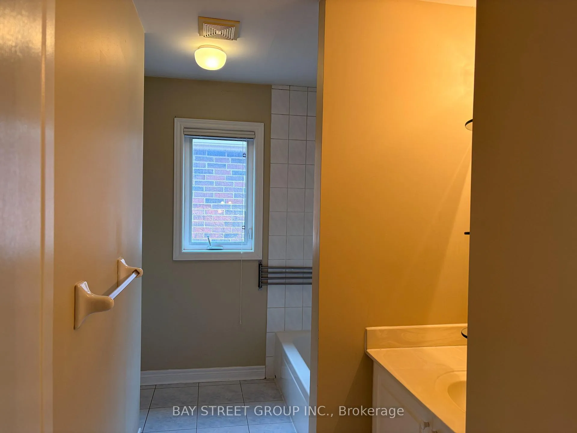 Photo 15 of 211 Stonebridge Drive, Markham, Berczy — HOMEH