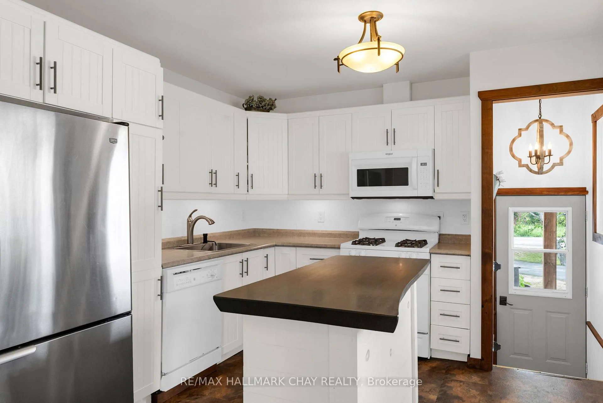 Photo 13 of 2 Wyant Drive, Clearview, Stayner — HOMEH