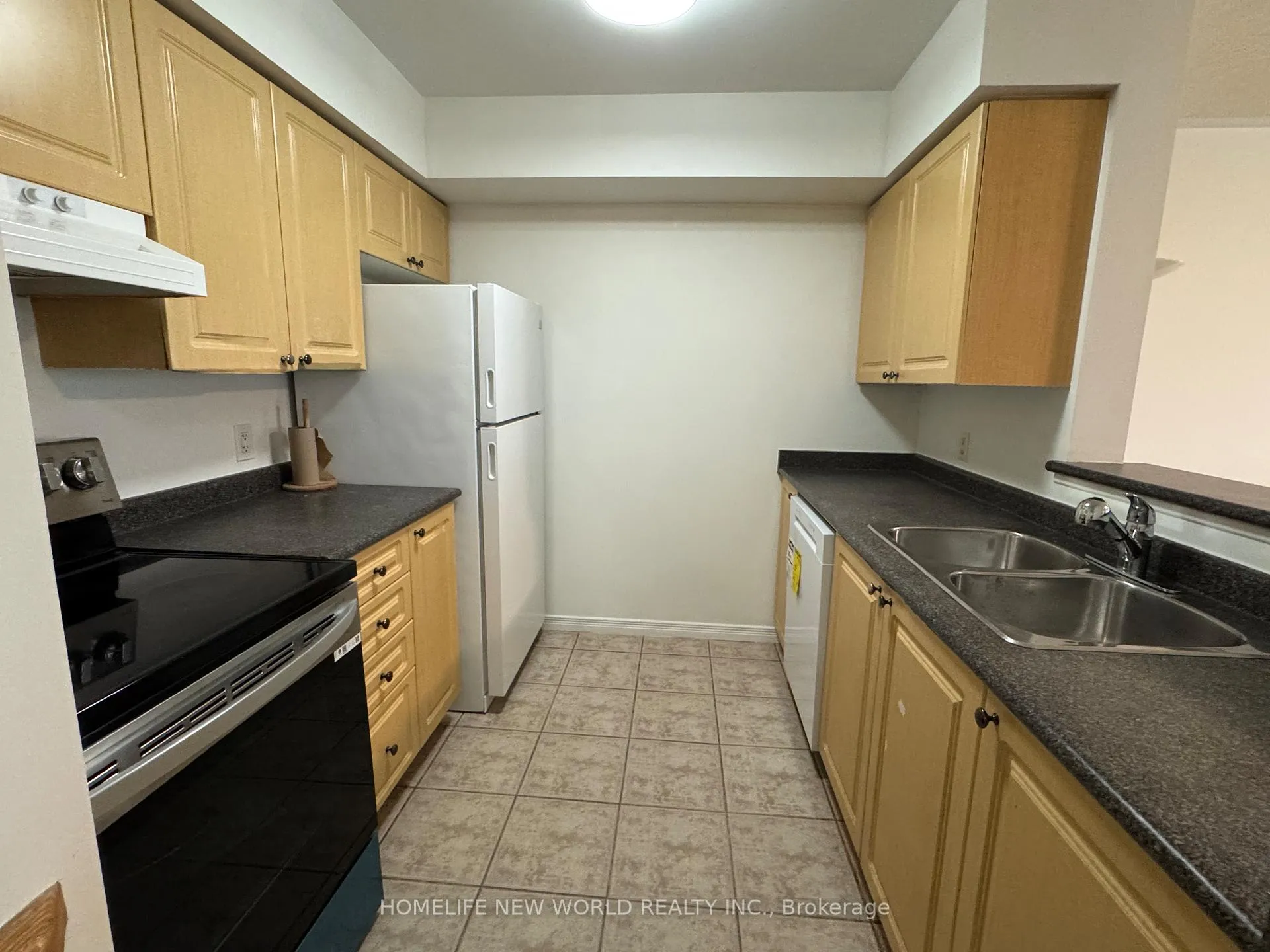 Photo 4 of 83 Sunrise Drive, Markham, Milliken Mills East — HOMEH