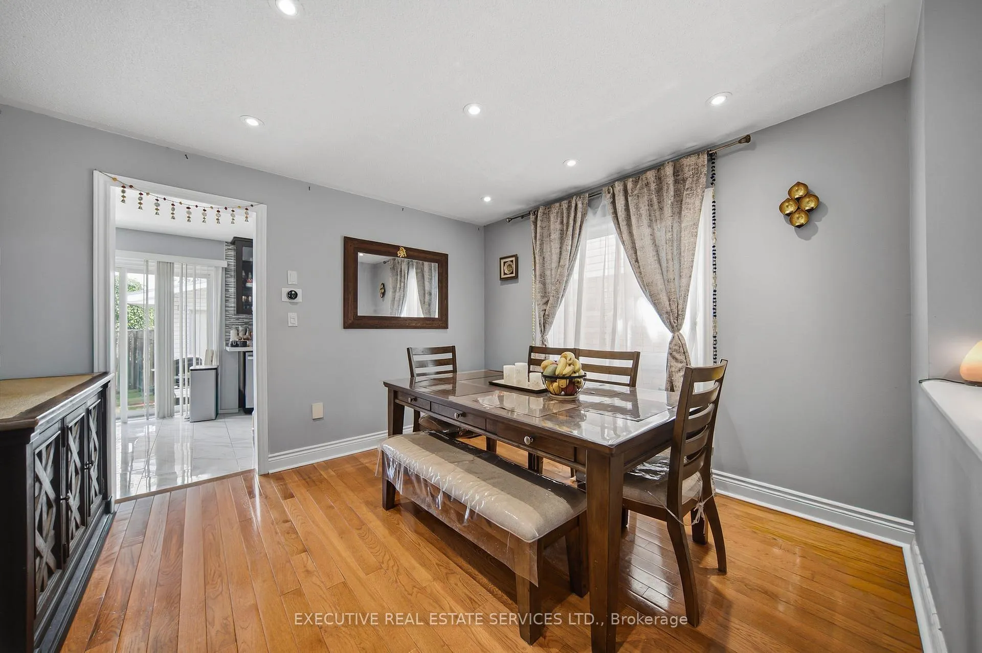 Photo 7 of 51 Worthington Avenue, Brampton, Fletcher's Meadow — HOMEH