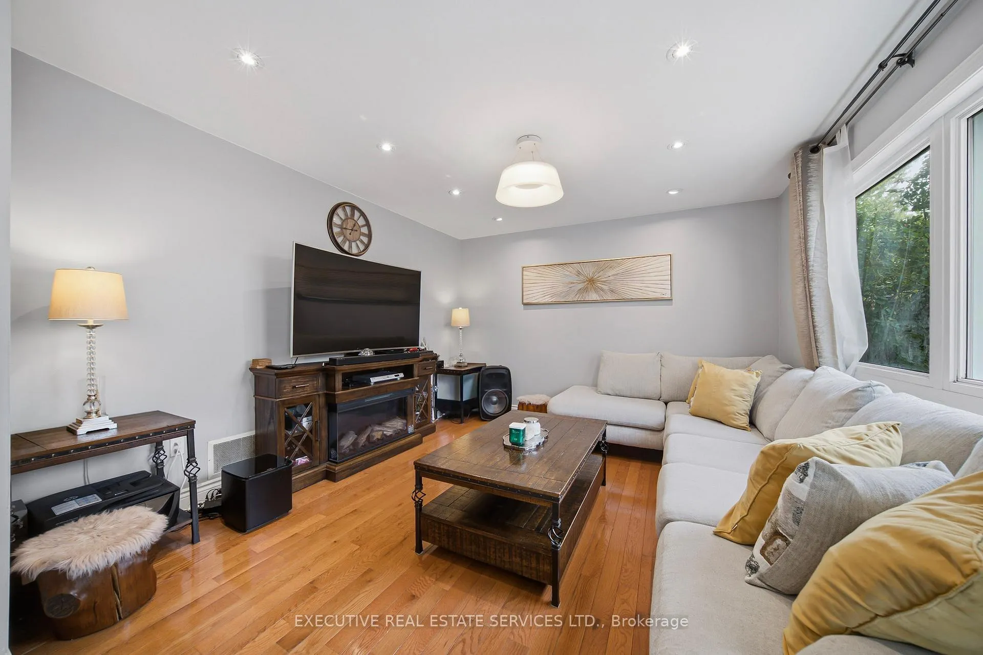Photo 8 of 51 Worthington Avenue, Brampton, Fletcher's Meadow — HOMEH