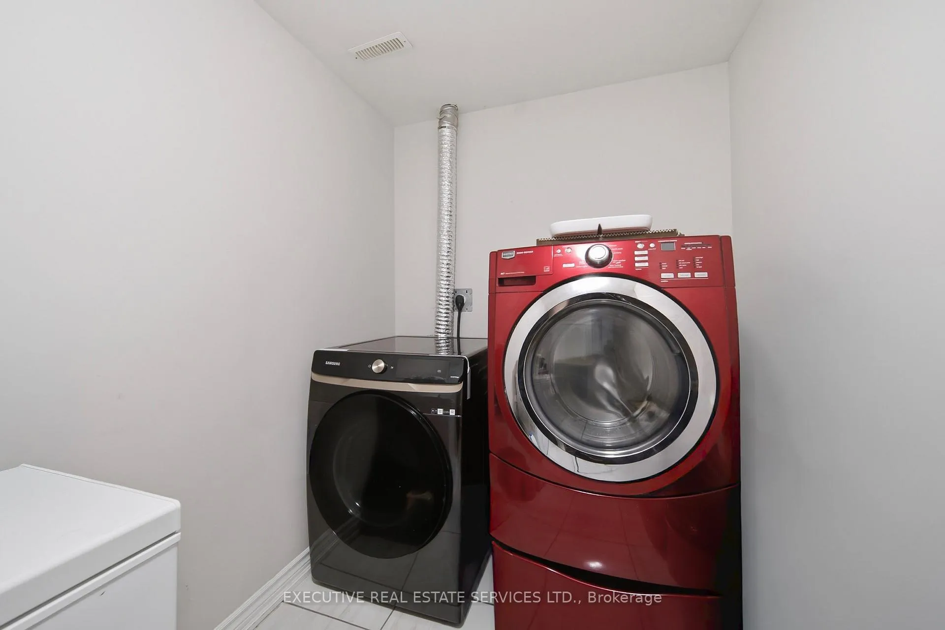 Photo 23 of 51 Worthington Avenue, Brampton, Fletcher's Meadow — HOMEH