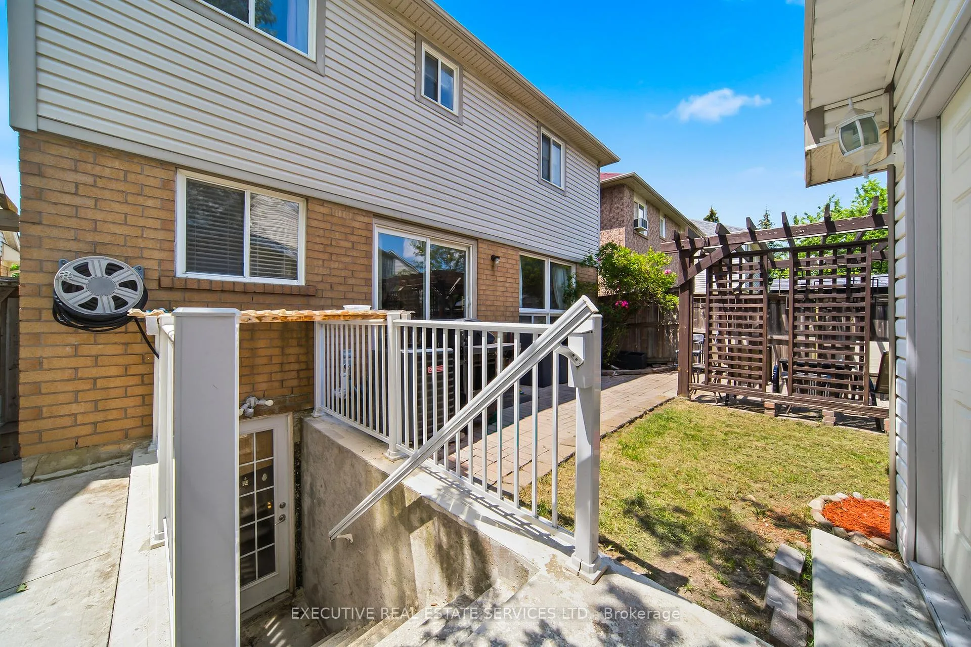 Photo 27 of 51 Worthington Avenue, Brampton, Fletcher's Meadow — HOMEH
