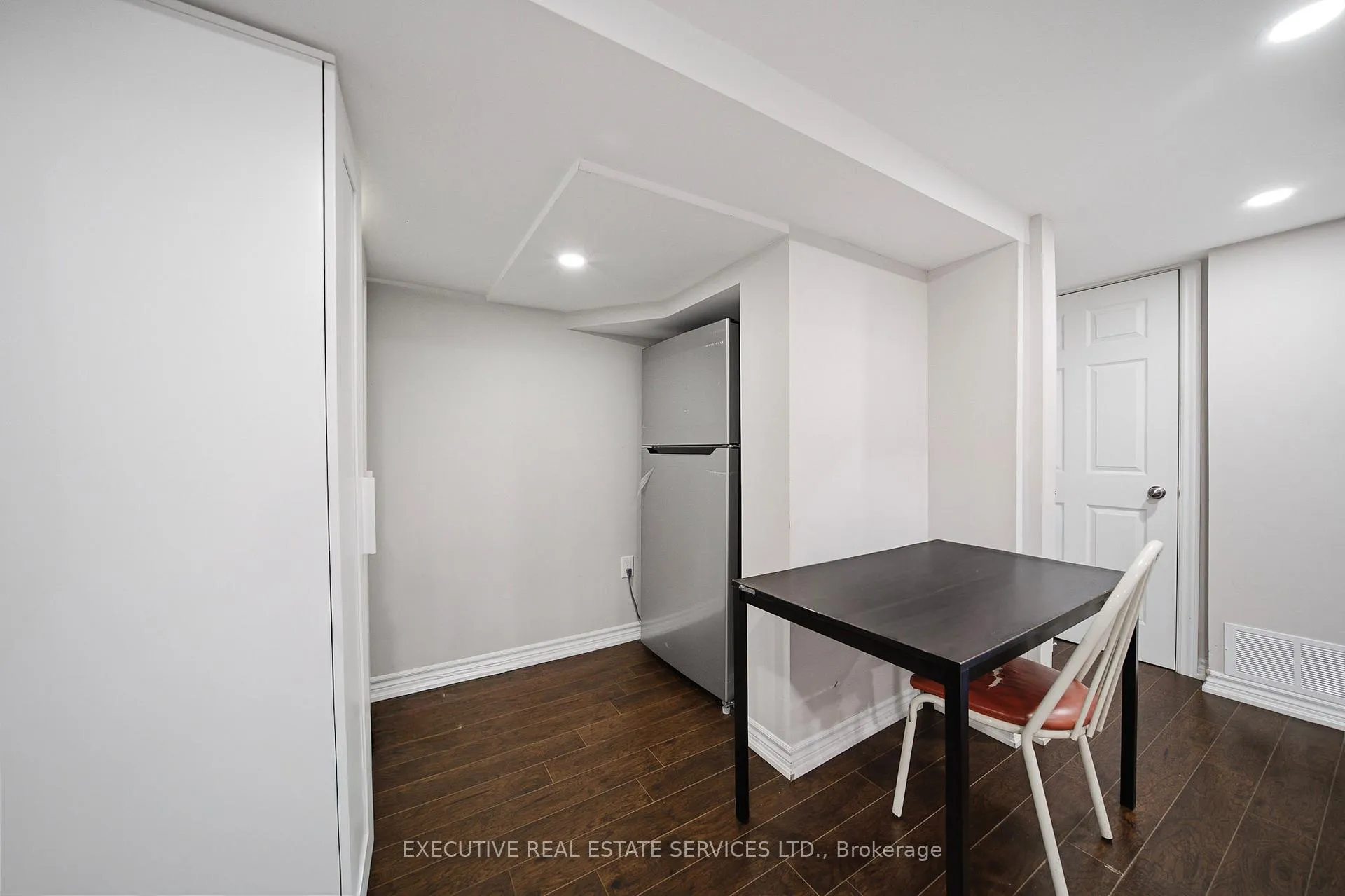 Photo 30 of 51 Worthington Avenue, Brampton, Fletcher's Meadow — HOMEH