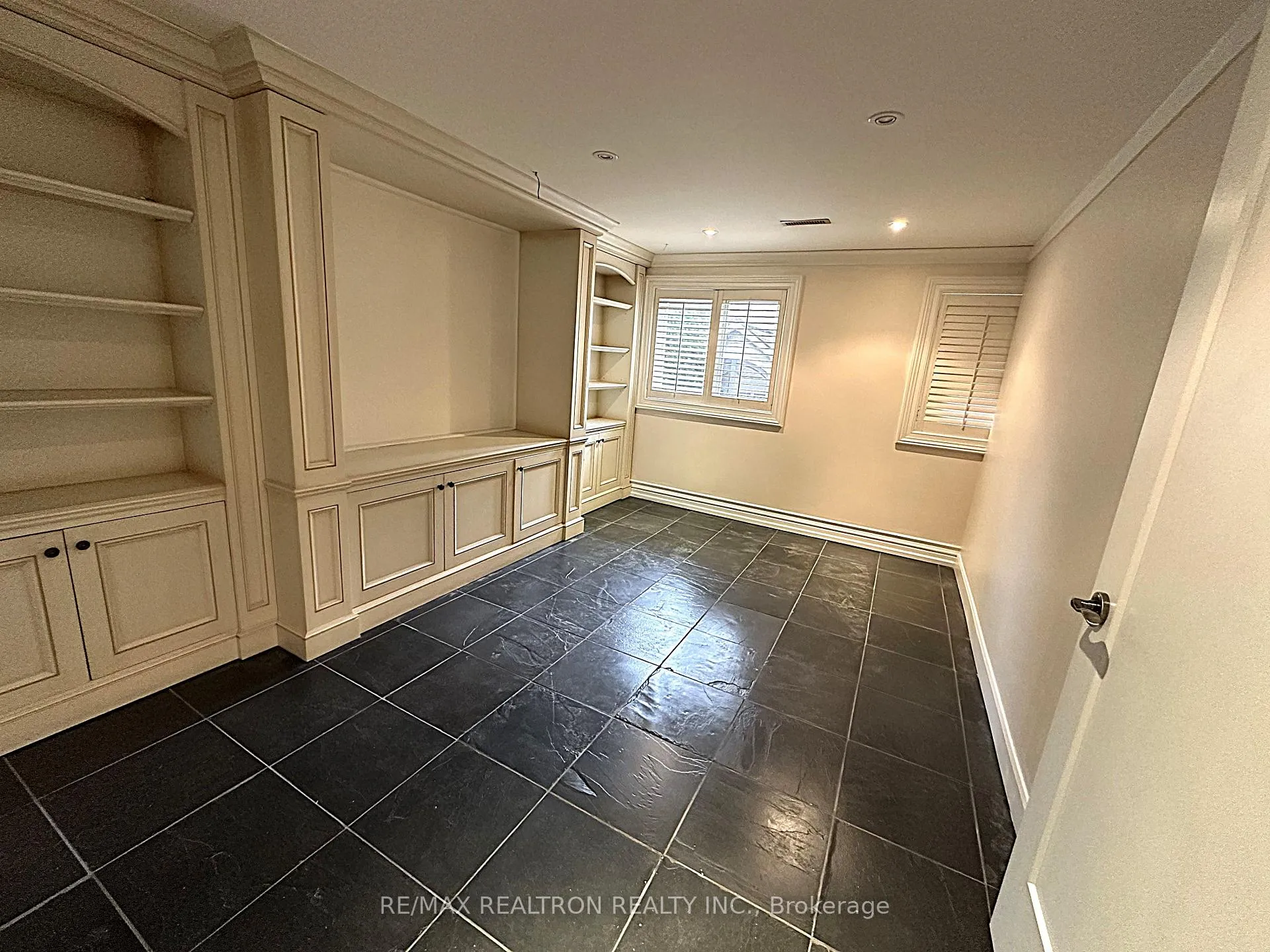 Photo 2 of Unit BSMNT, 28 Gina Drive, Vaughan, Vellore Village — HOMEH