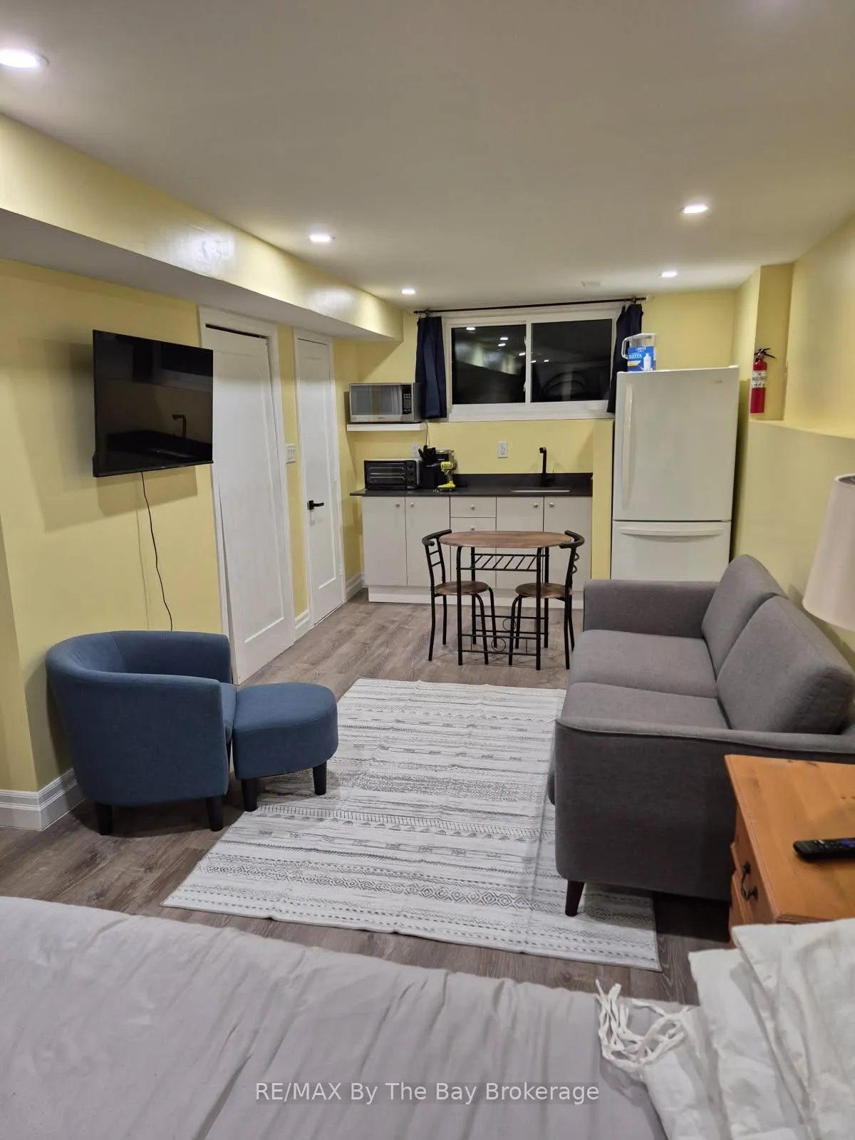 Photo 6 of Unit 2, 7 Harbour Crescent, Wasaga Beach — HOMEH