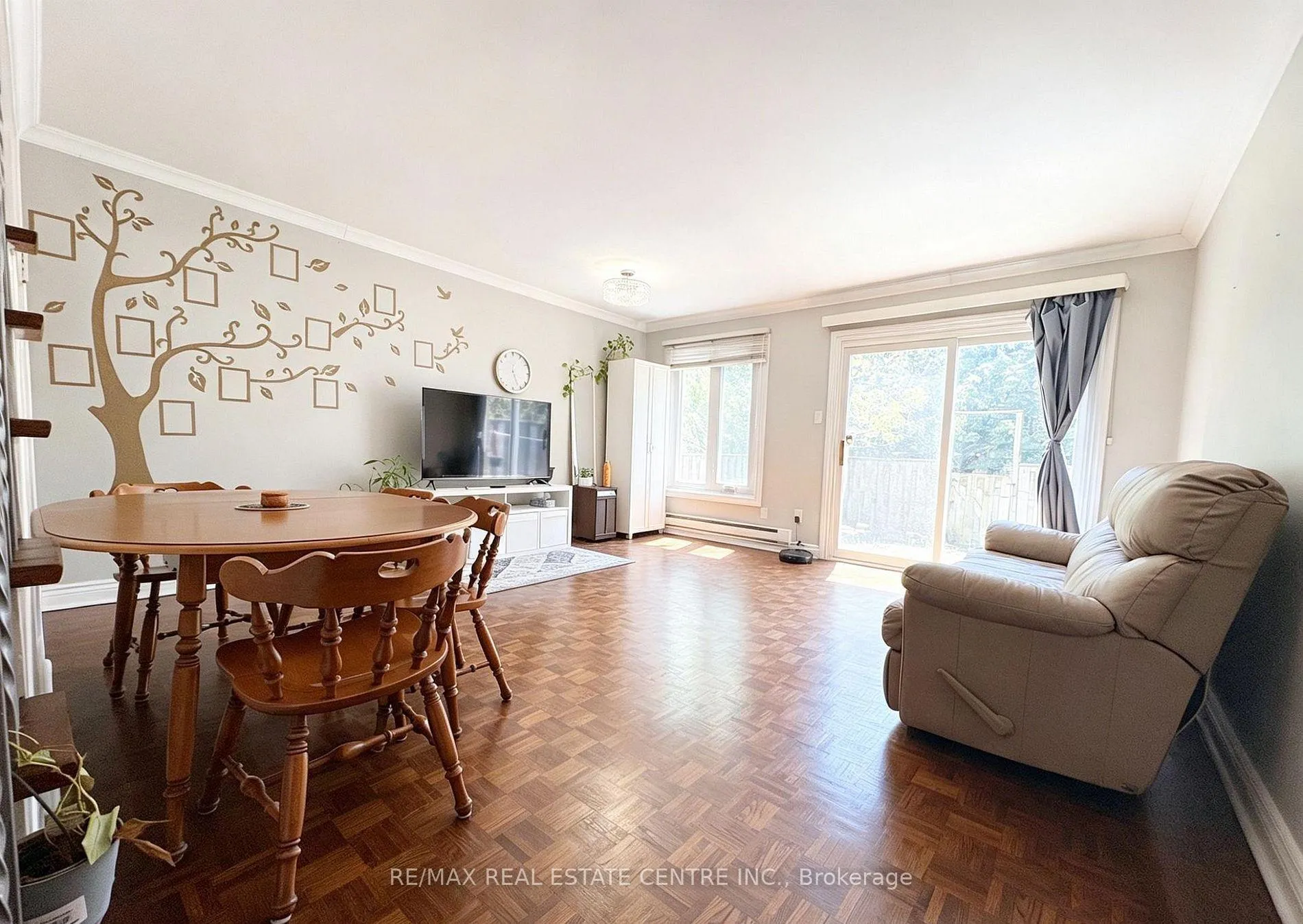 Photo 3 of 105 Wales Avenue, Markham, Old Markham Village — HOMEH