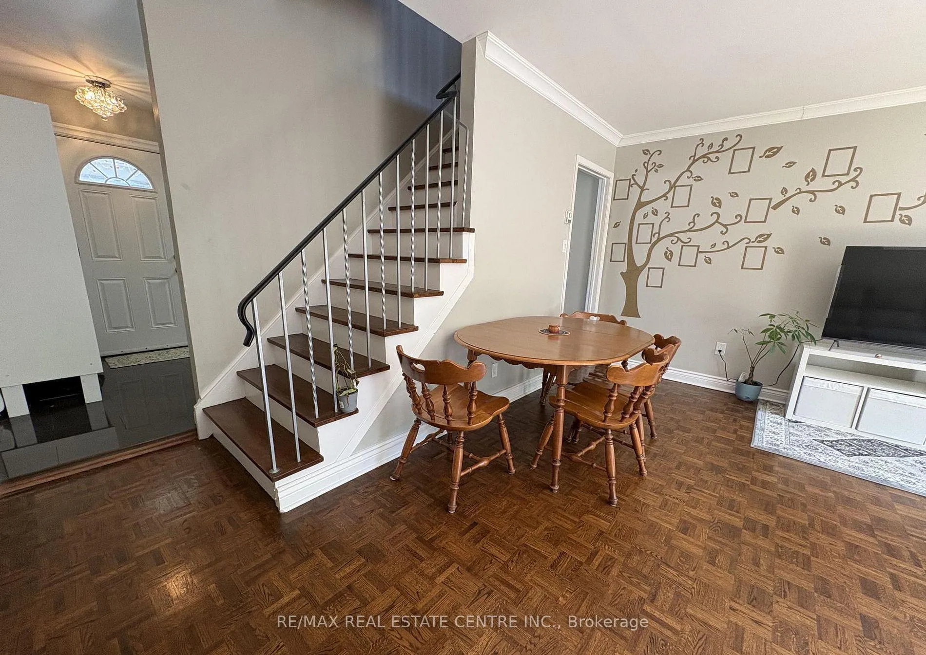 Photo 4 of 105 Wales Avenue, Markham, Old Markham Village — HOMEH