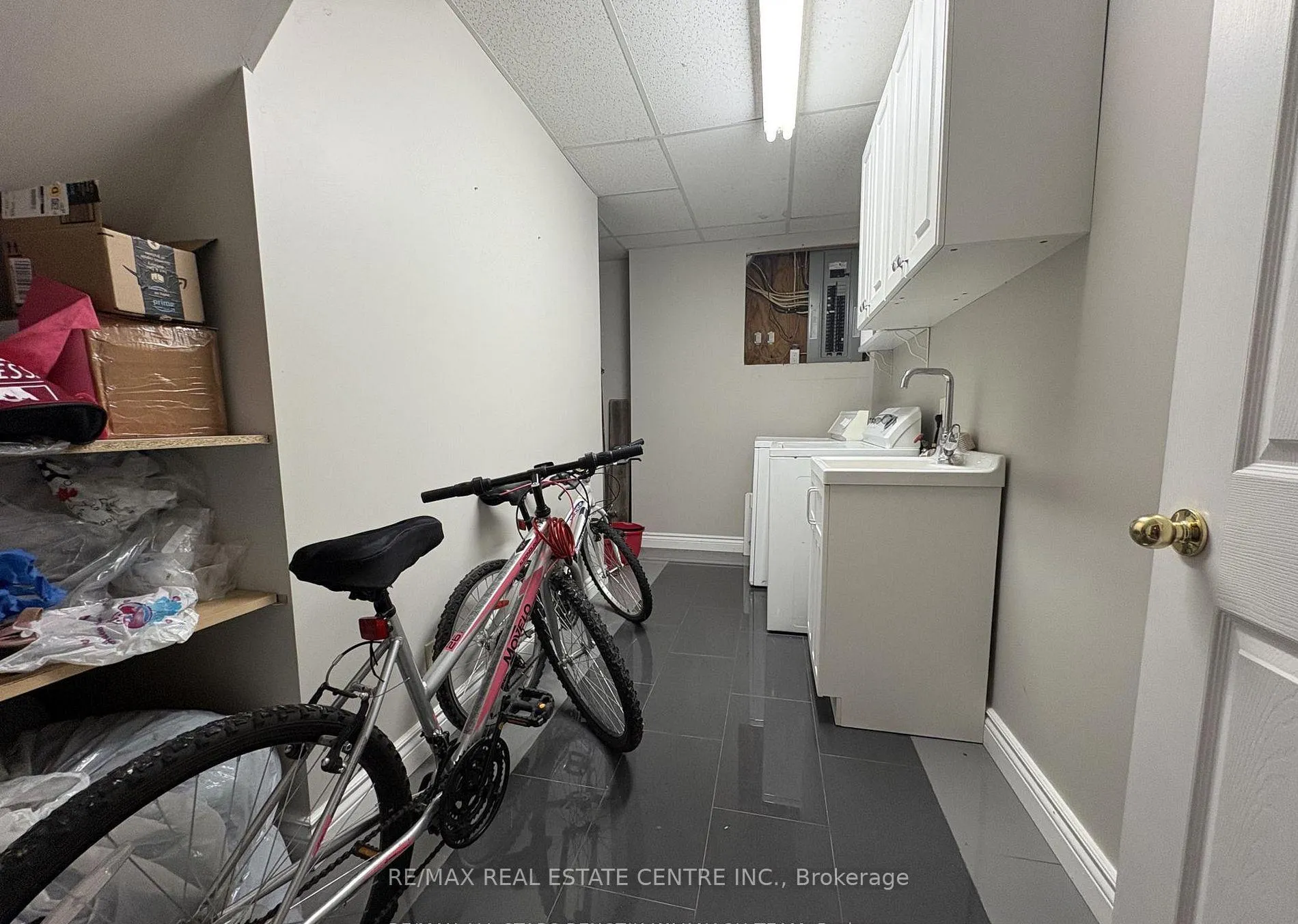 Photo 11 of 105 Wales Avenue, Markham, Old Markham Village — HOMEH
