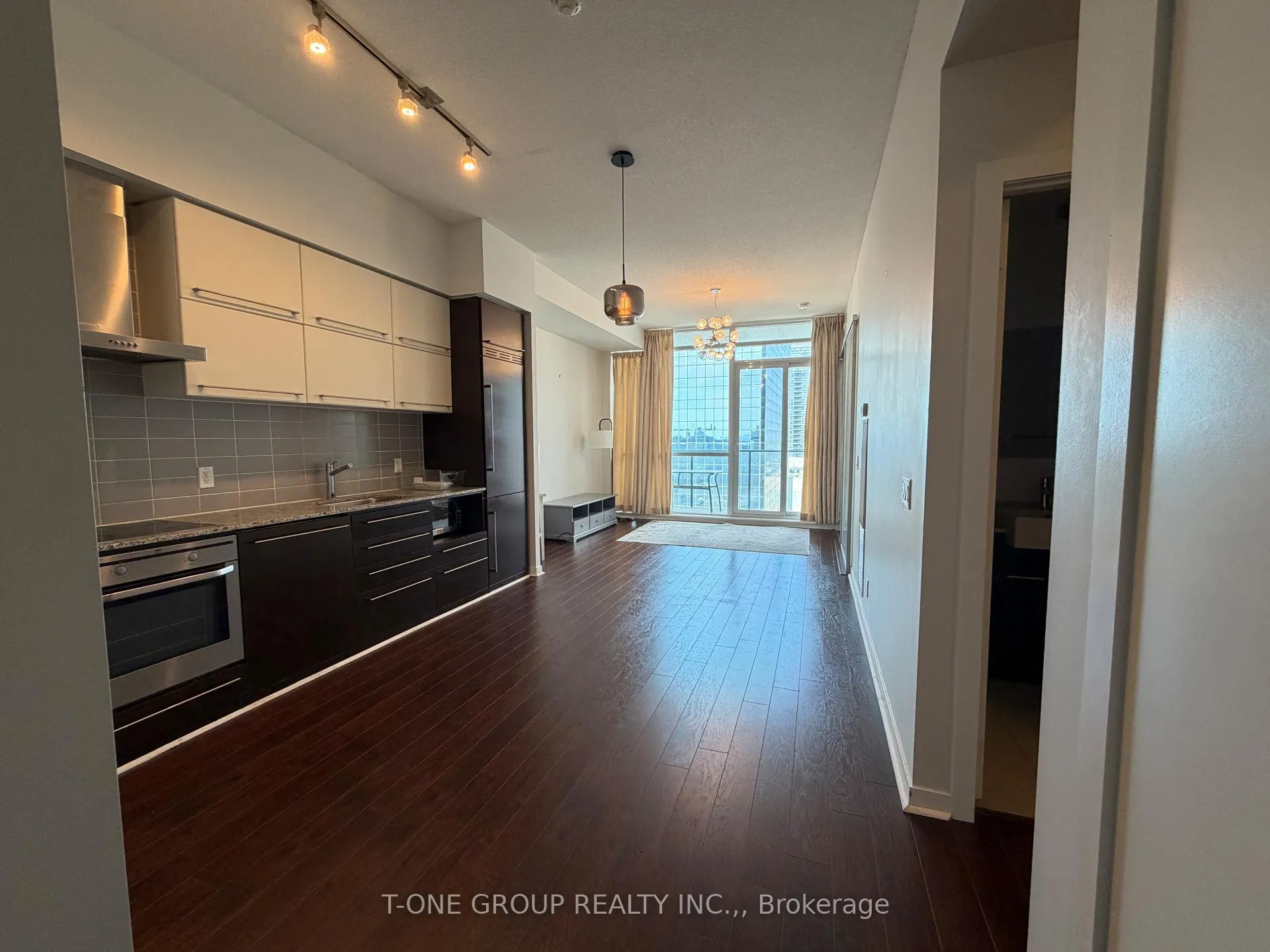 Photo 2 of Unit 2304, 770 Bay Street, Toronto, Bay Street Corridor — HOMEH