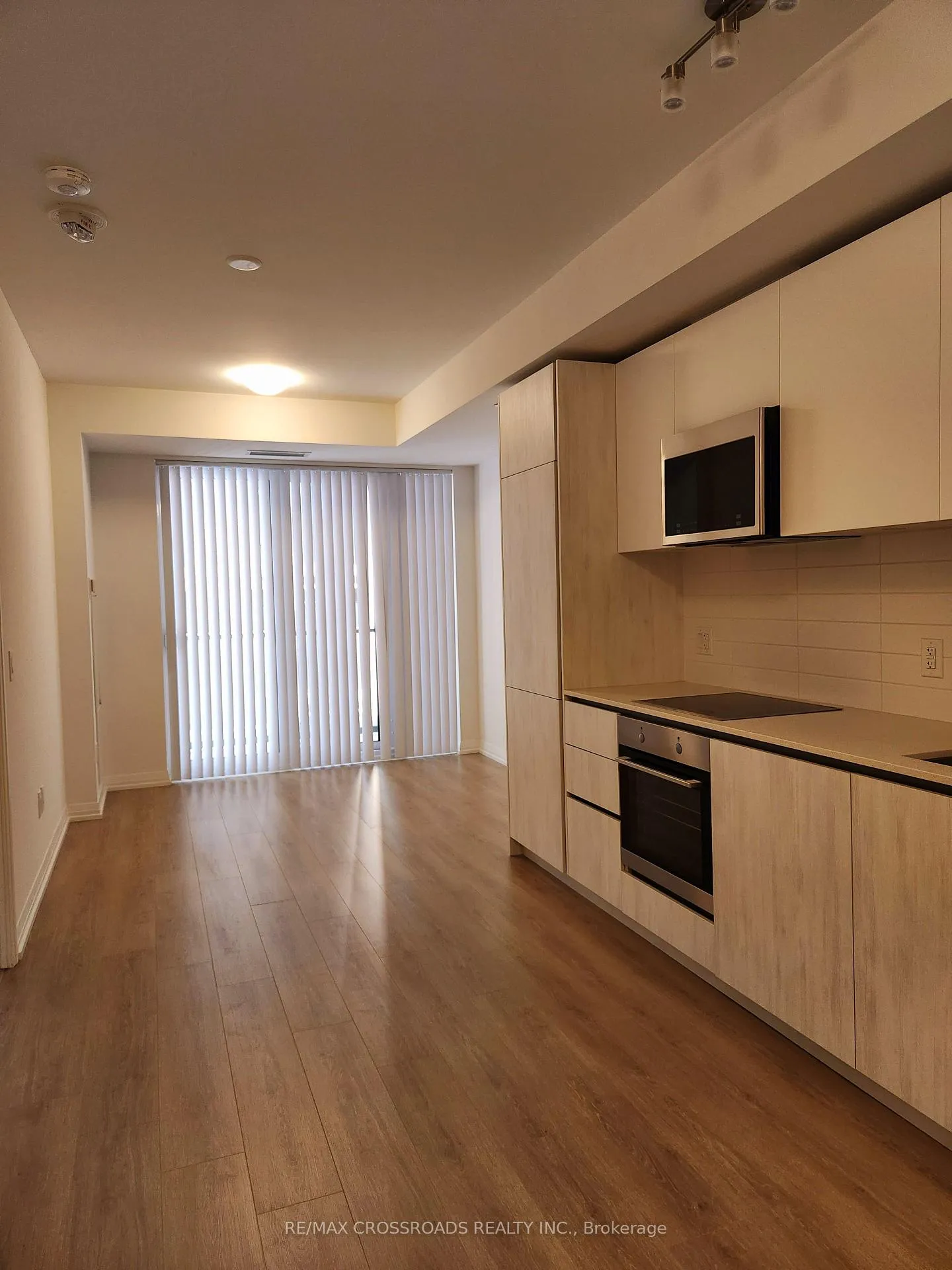 Photo 2 of Unit 704, 8 Widmer Street, Toronto, Waterfront Communities — HOMEH