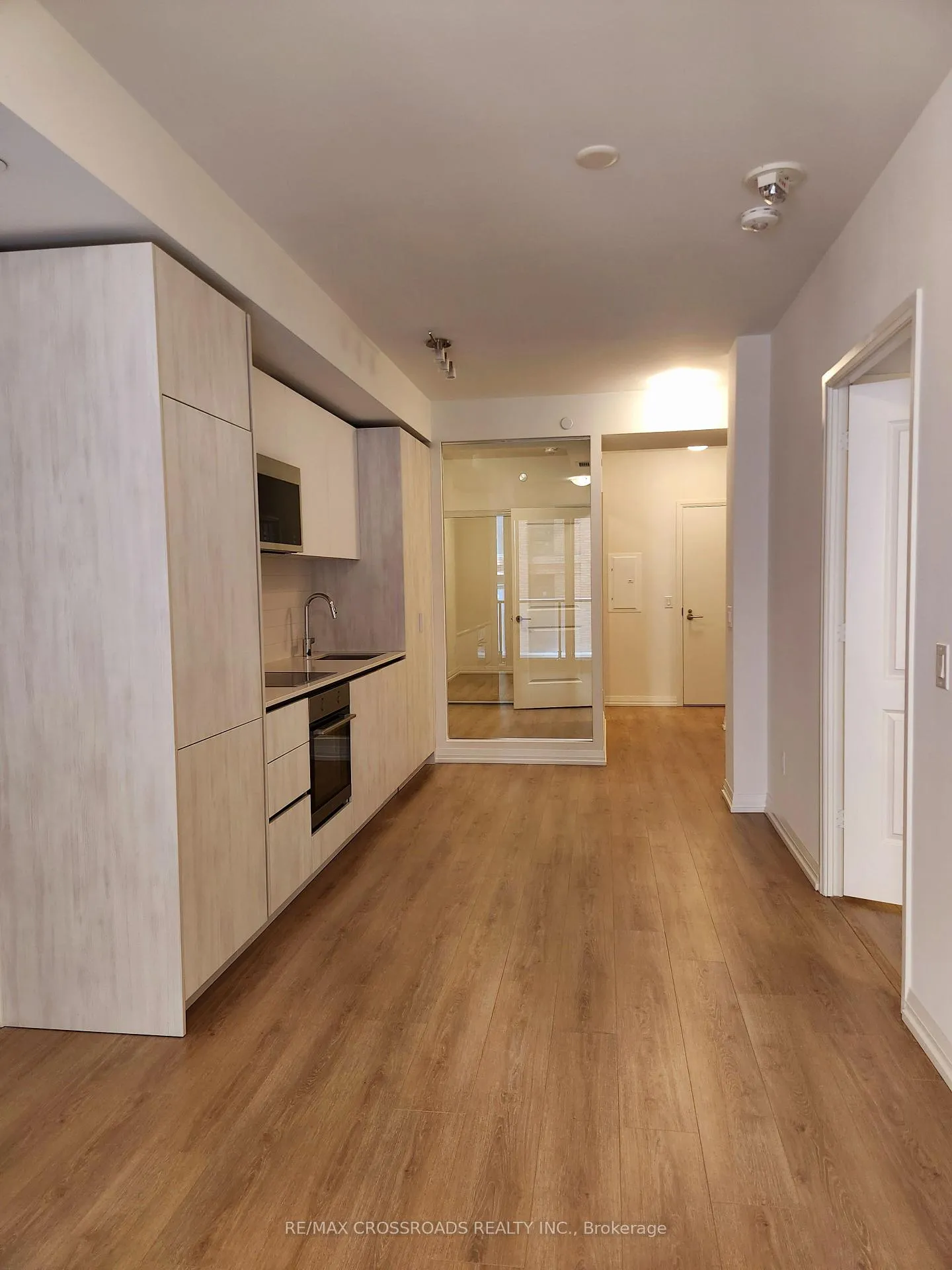 Photo 3 of Unit 704, 8 Widmer Street, Toronto, Waterfront Communities — HOMEH