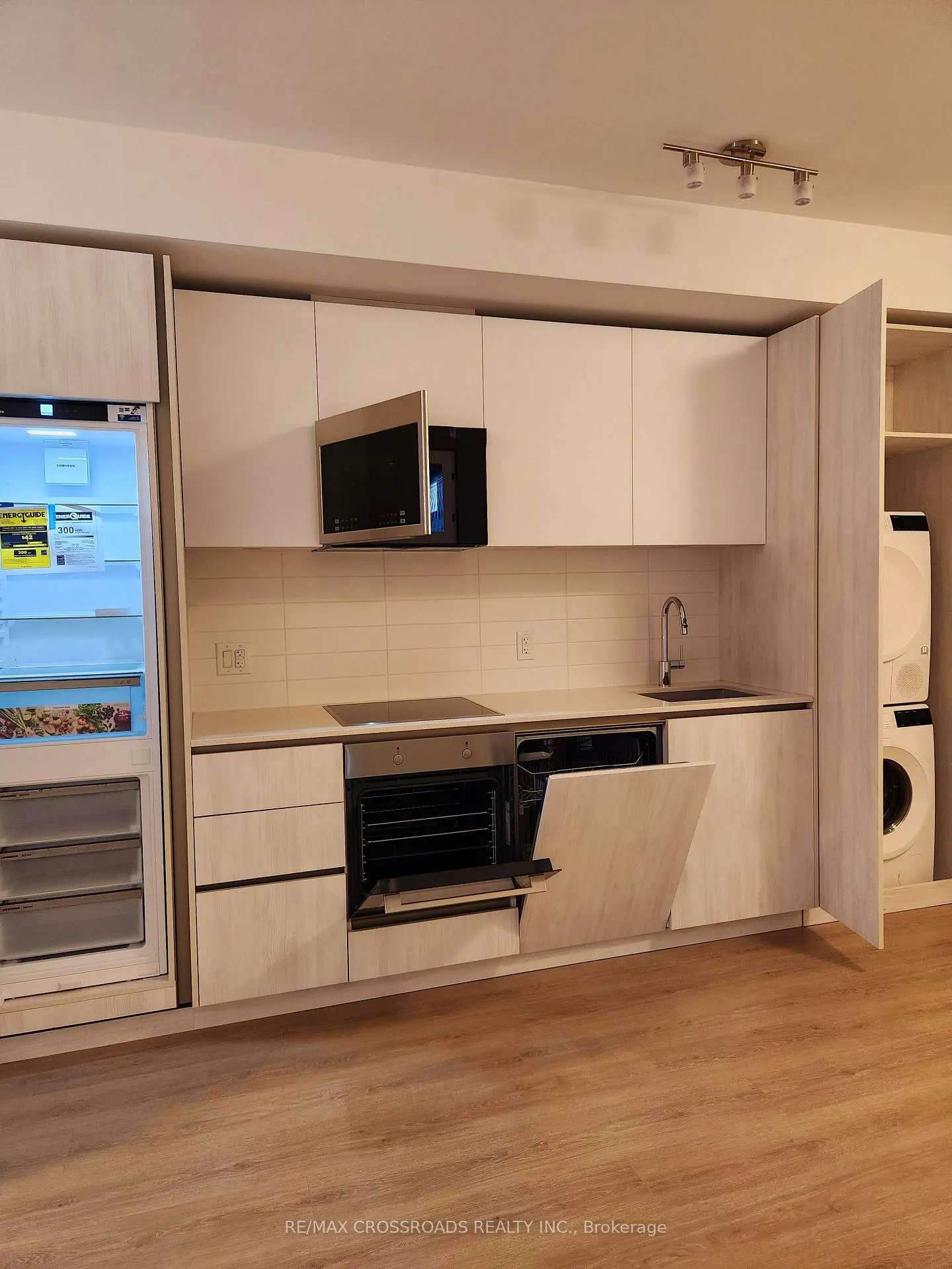Photo 5 of Unit 704, 8 Widmer Street, Toronto, Waterfront Communities — HOMEH