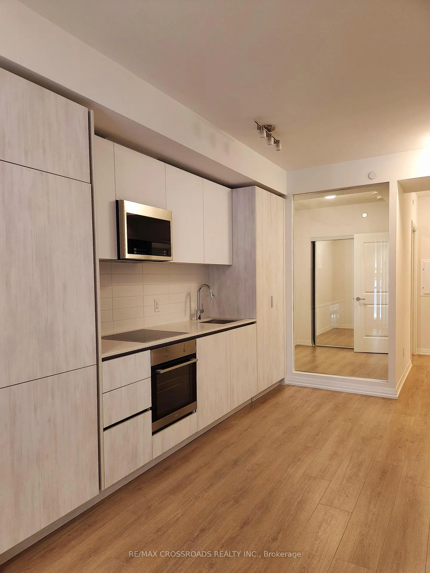 Photo 6 of Unit 704, 8 Widmer Street, Toronto, Waterfront Communities — HOMEH