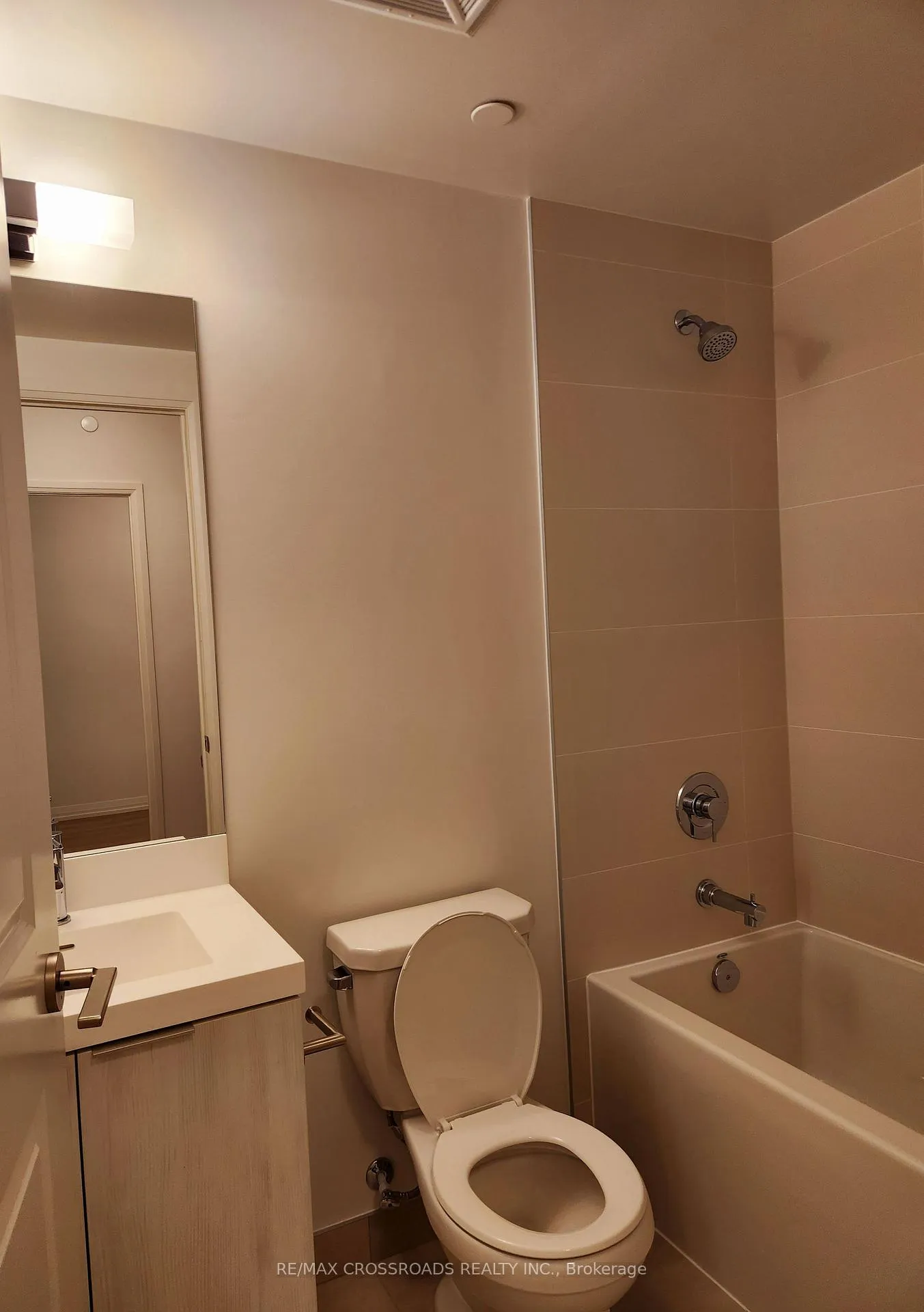 Photo 13 of Unit 704, 8 Widmer Street, Toronto, Waterfront Communities — HOMEH