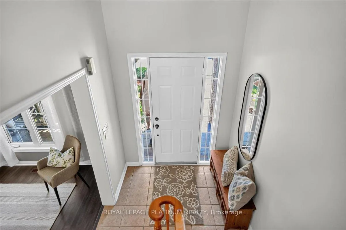 Photo 4 of 21 Vista Green Crescent, Brampton, Fletcher's Meadow — HOMEH