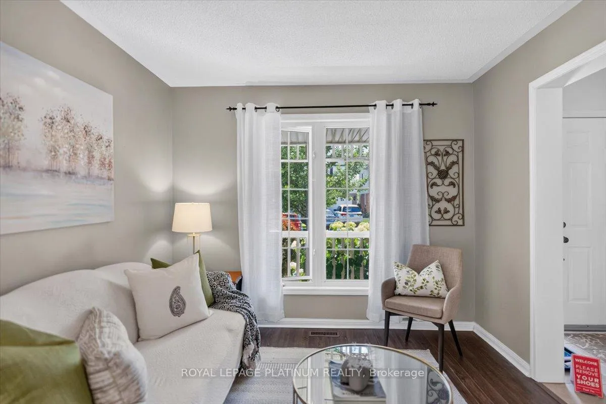 Photo 5 of 21 Vista Green Crescent, Brampton, Fletcher's Meadow — HOMEH