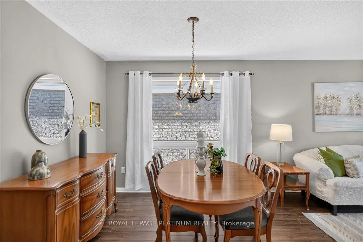 Photo 7 of 21 Vista Green Crescent, Brampton, Fletcher's Meadow — HOMEH