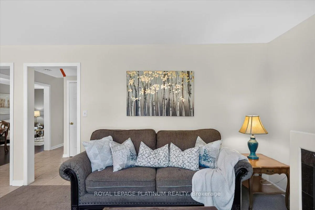 Photo 10 of 21 Vista Green Crescent, Brampton, Fletcher's Meadow — HOMEH