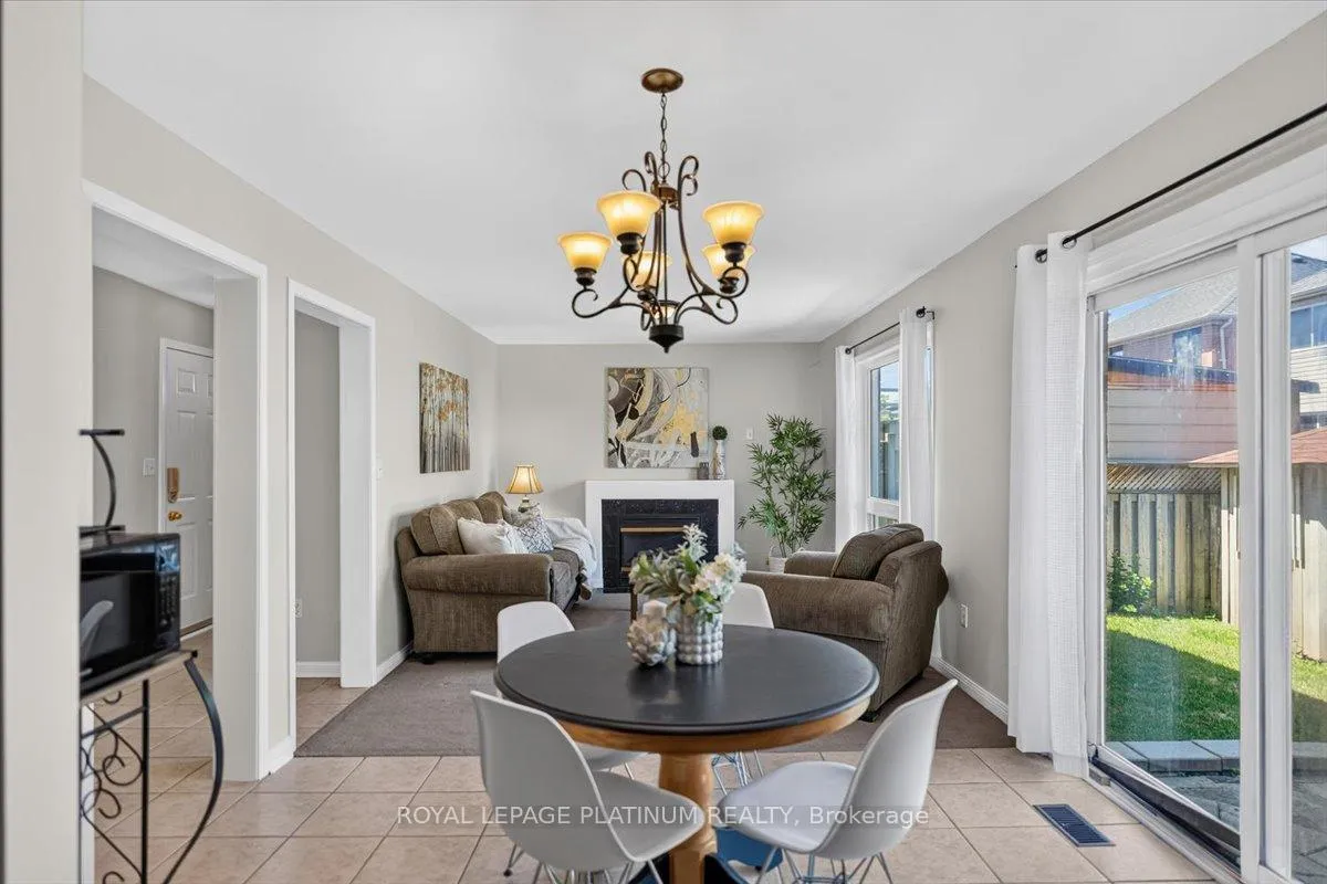 Photo 11 of 21 Vista Green Crescent, Brampton, Fletcher's Meadow — HOMEH