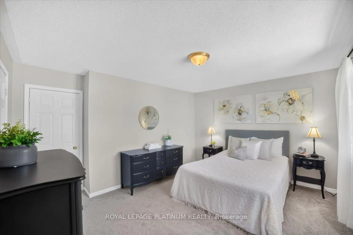 Photo 19 of 21 Vista Green Crescent, Brampton, Fletcher's Meadow — HOMEH