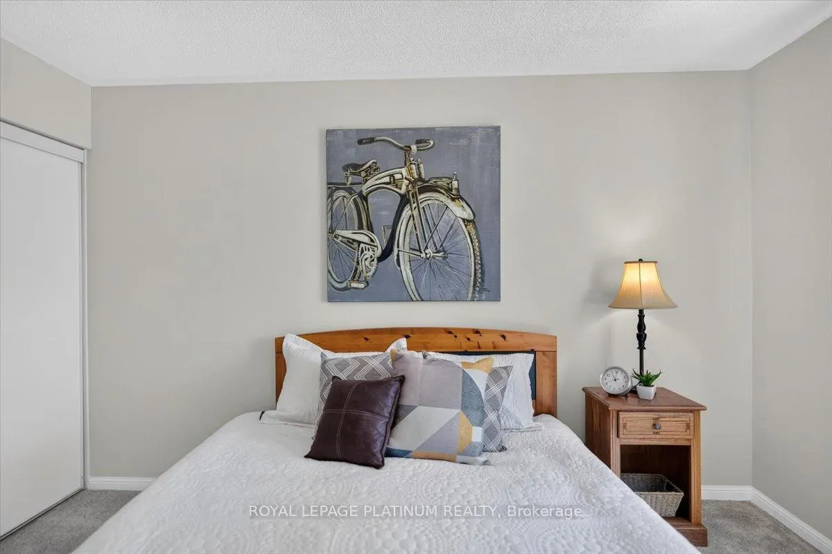Photo 24 of 21 Vista Green Crescent, Brampton, Fletcher's Meadow — HOMEH