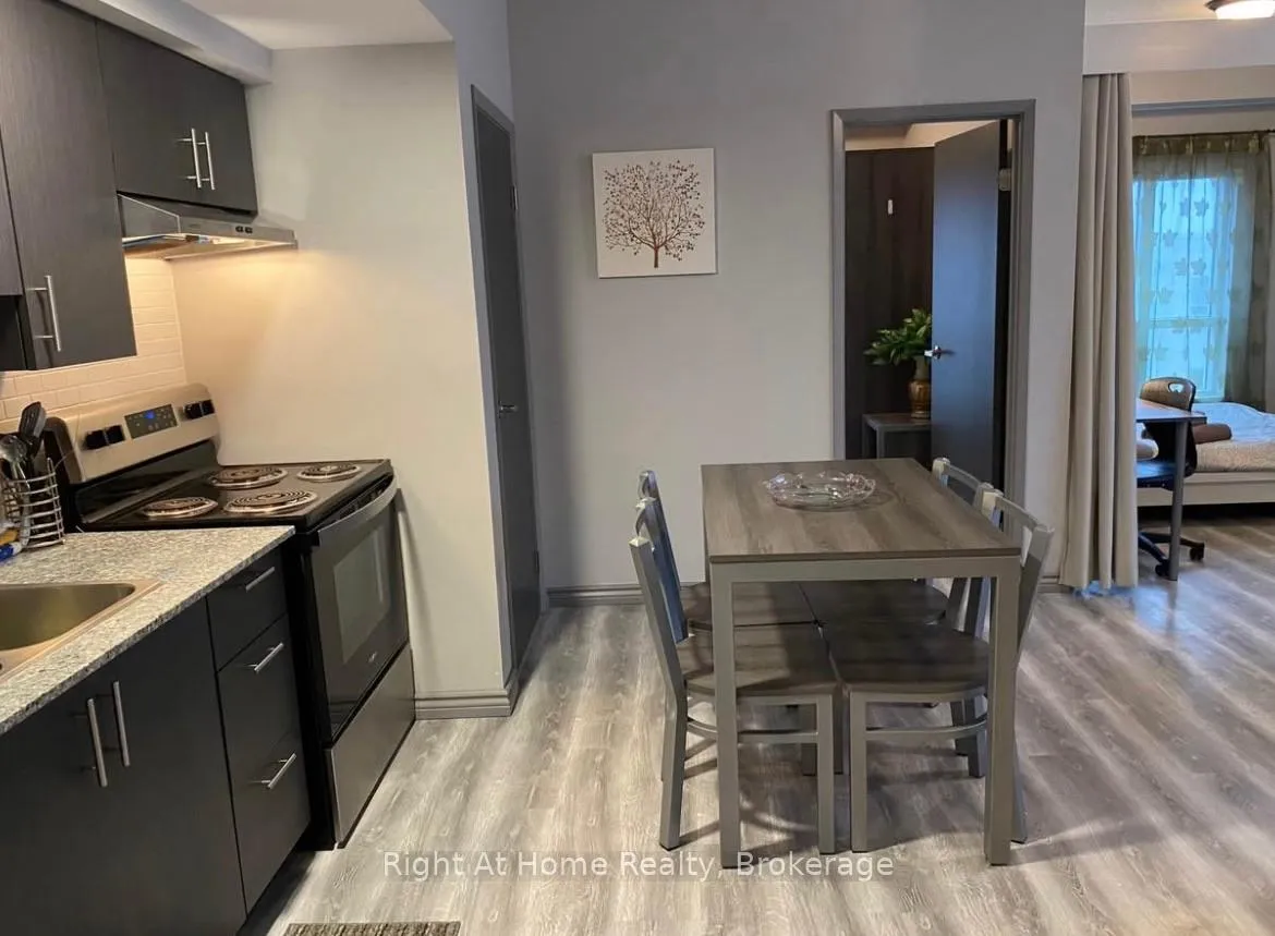 Photo 6 of Unit H201, 275 Larch Street, Waterloo, Beechwood/University — HOMEH