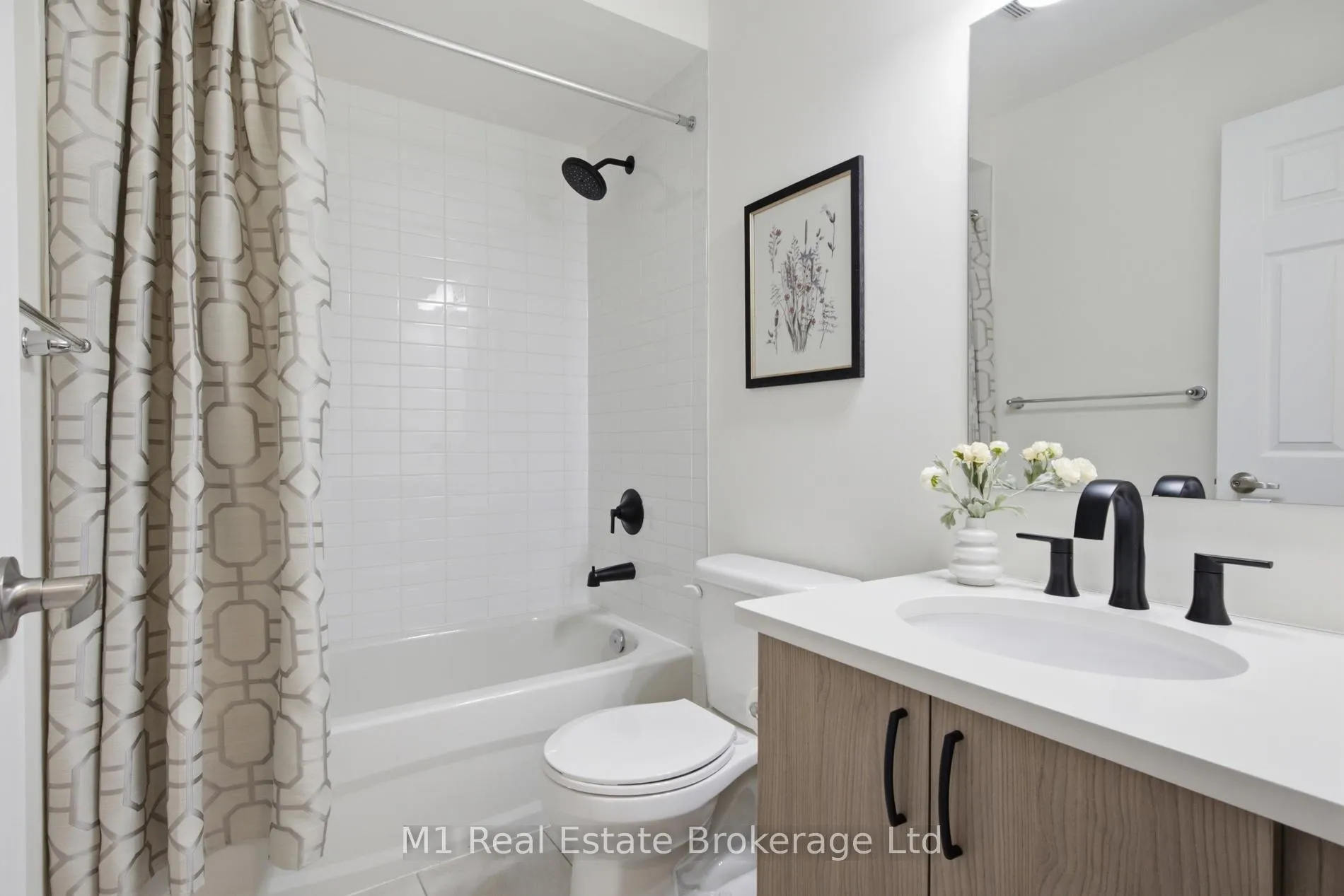 Photo 27 of 140 Harpin Way E, Centre Wellington, Fergus — HOMEH