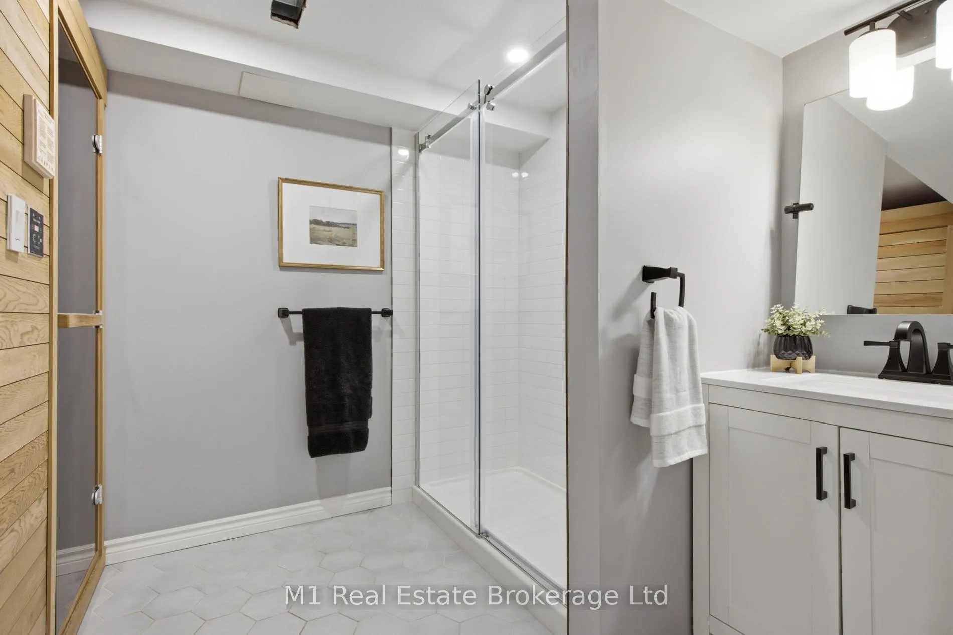Photo 30 of 140 Harpin Way E, Centre Wellington, Fergus — HOMEH