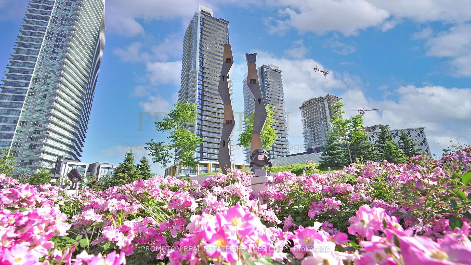 Photo 3 of Unit 2015, 85 McMahon Drive, North York, Bayview Village — HOMEH